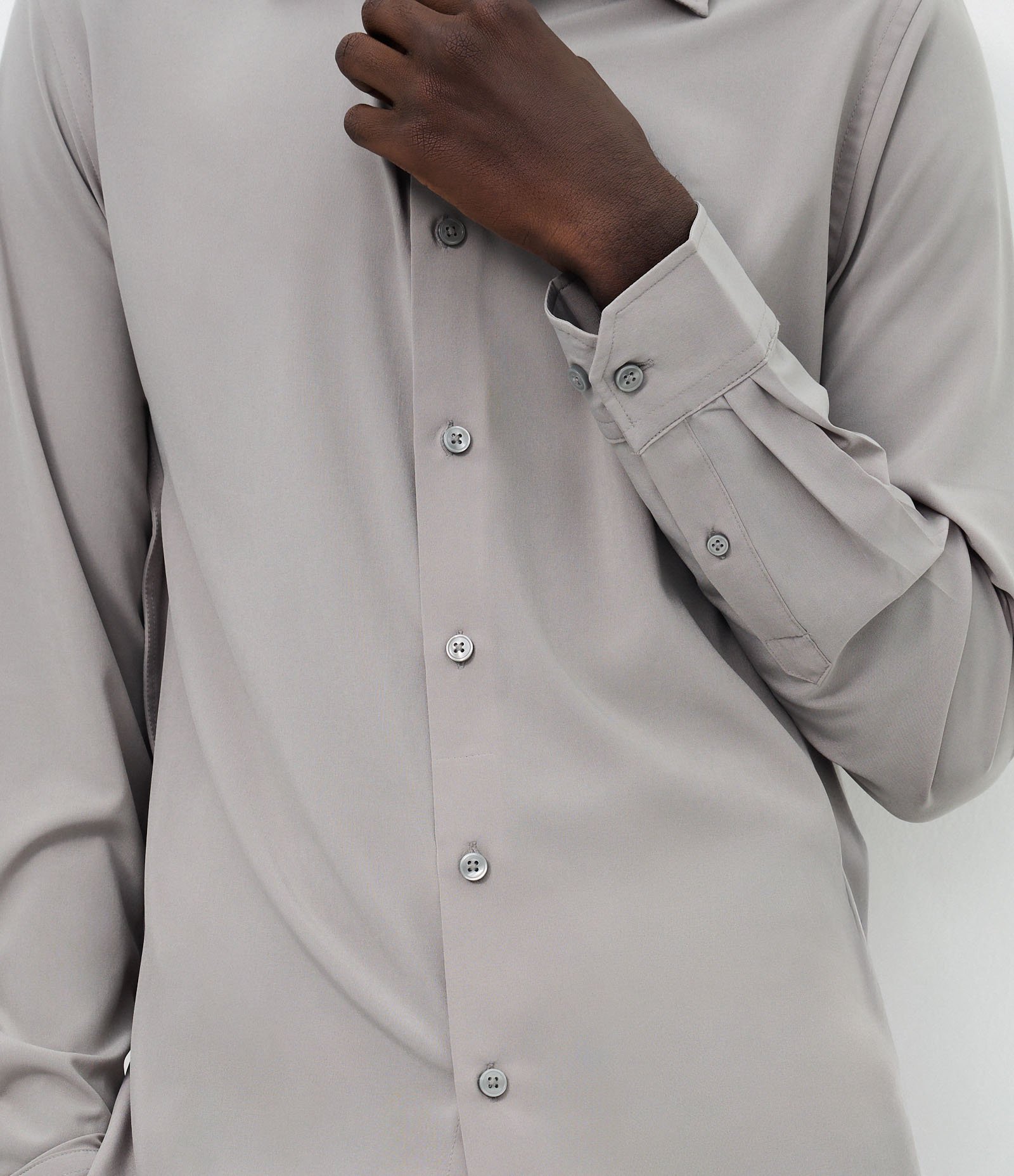 Camisa Ultraleve com Gola Clássica Cinza 4