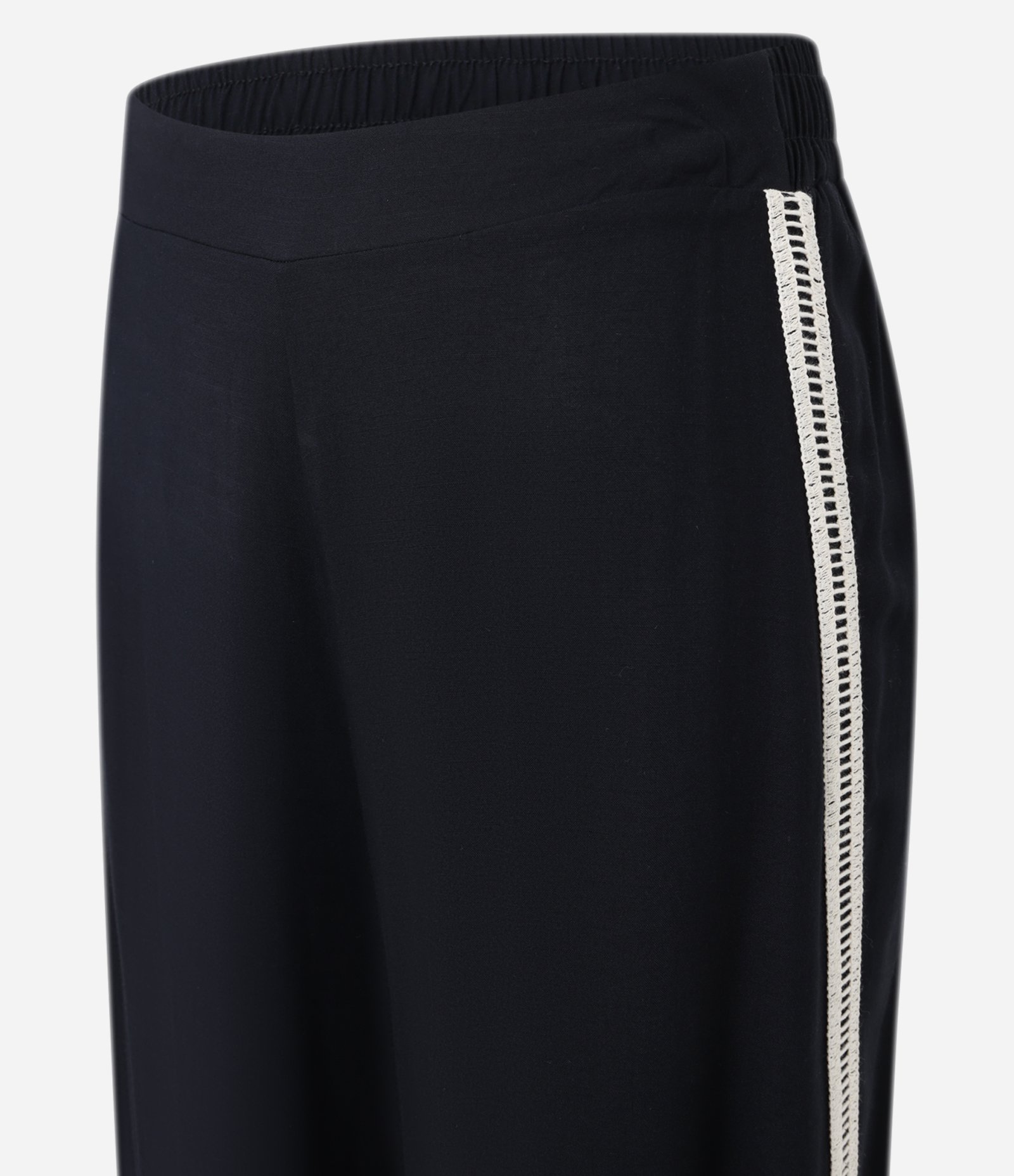 Calça Reta em Viscose com Detalhe Contrastante na Lateral Preto 6