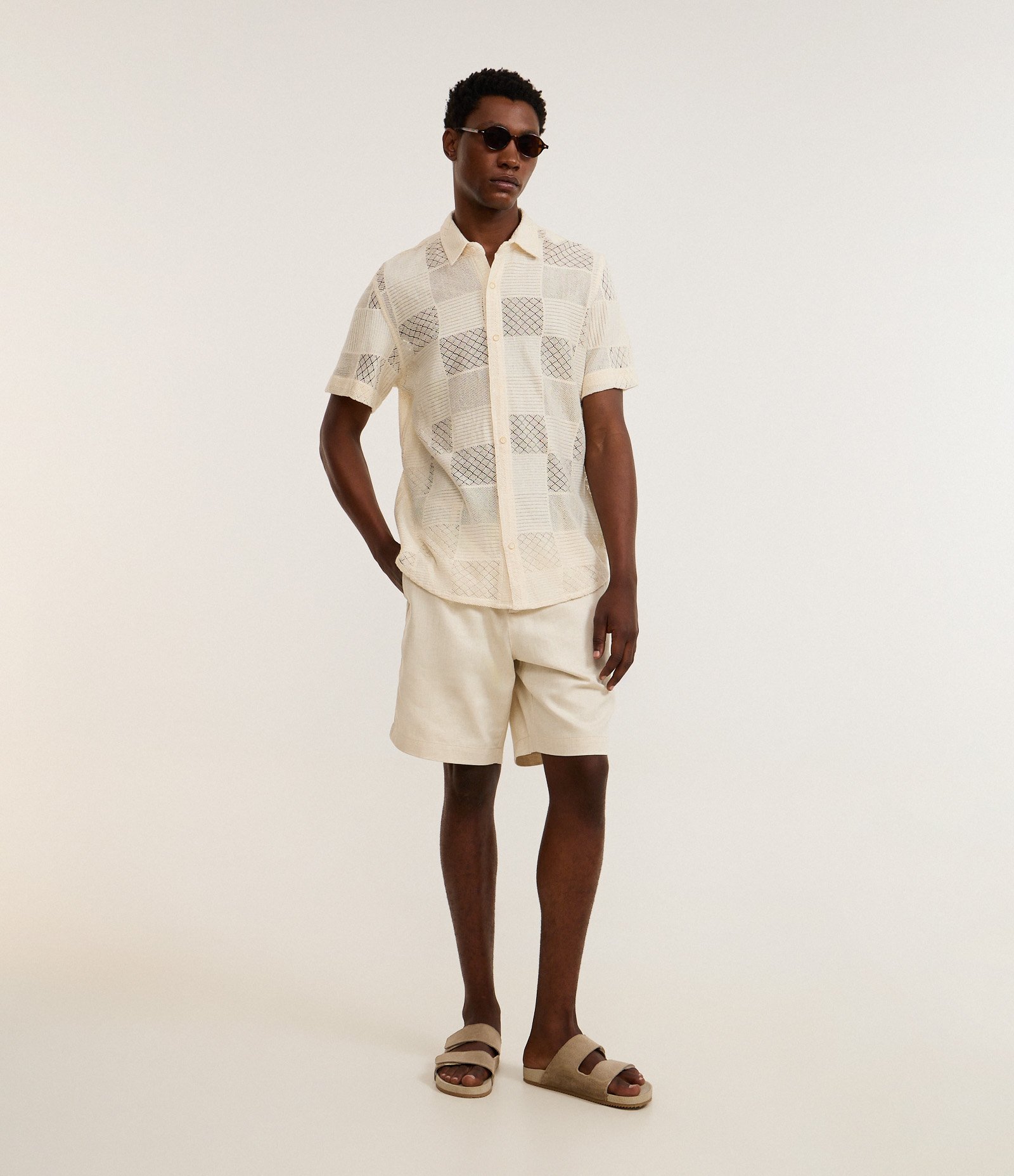 Camisa Comfort em Algodão com Textura Patchwork Quadriculada Bege 4