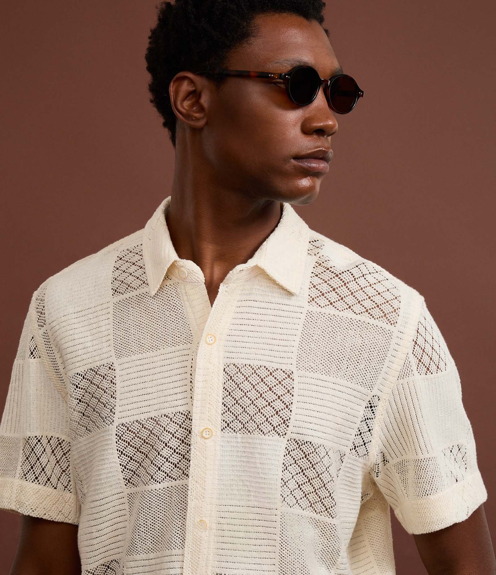 Camisa Comfort em Algodão com Textura Patchwork Quadriculada Bege 5