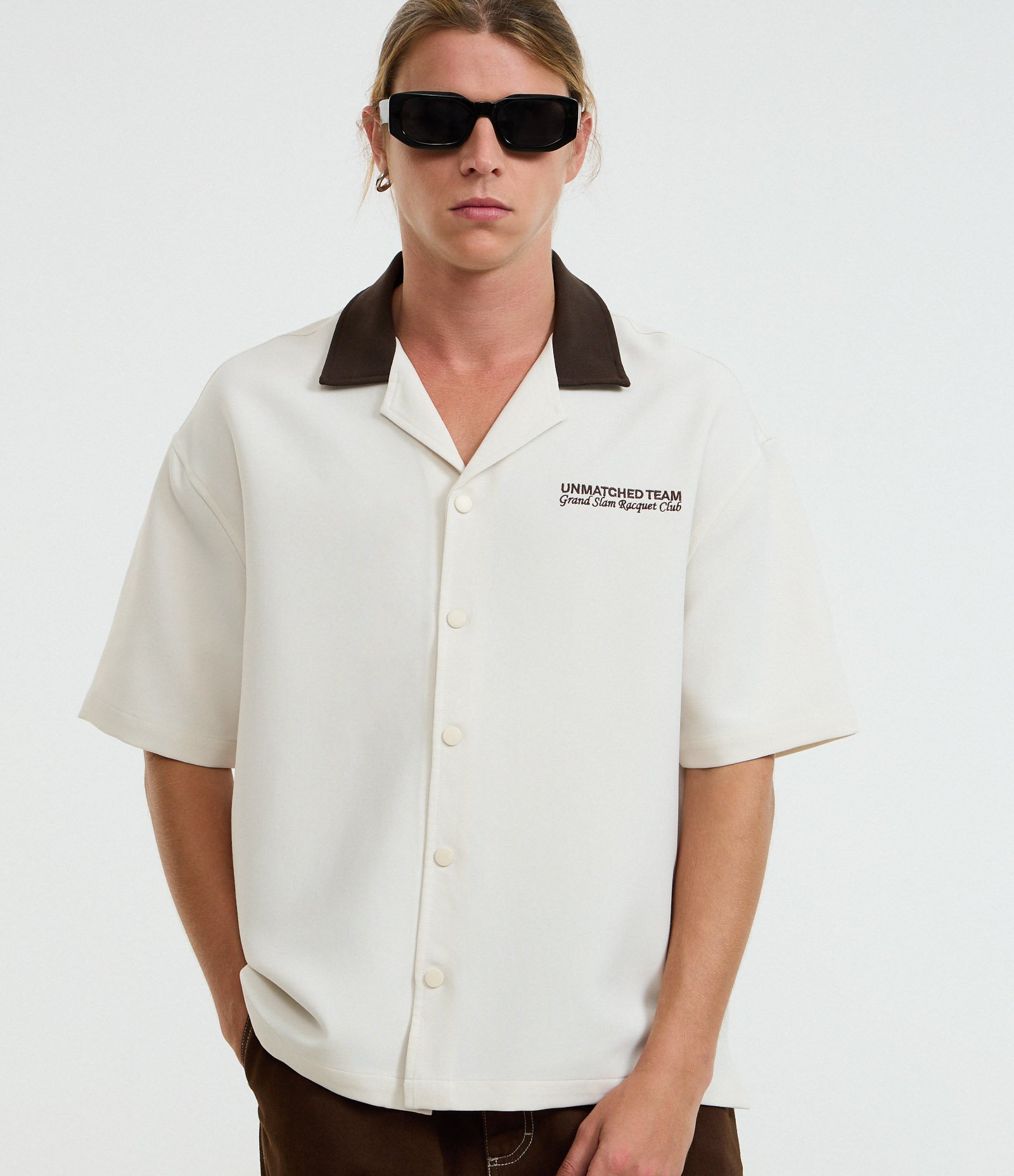 Camisa Boxy em Viscose com Letras Bordado Frente e Costas Branco 1