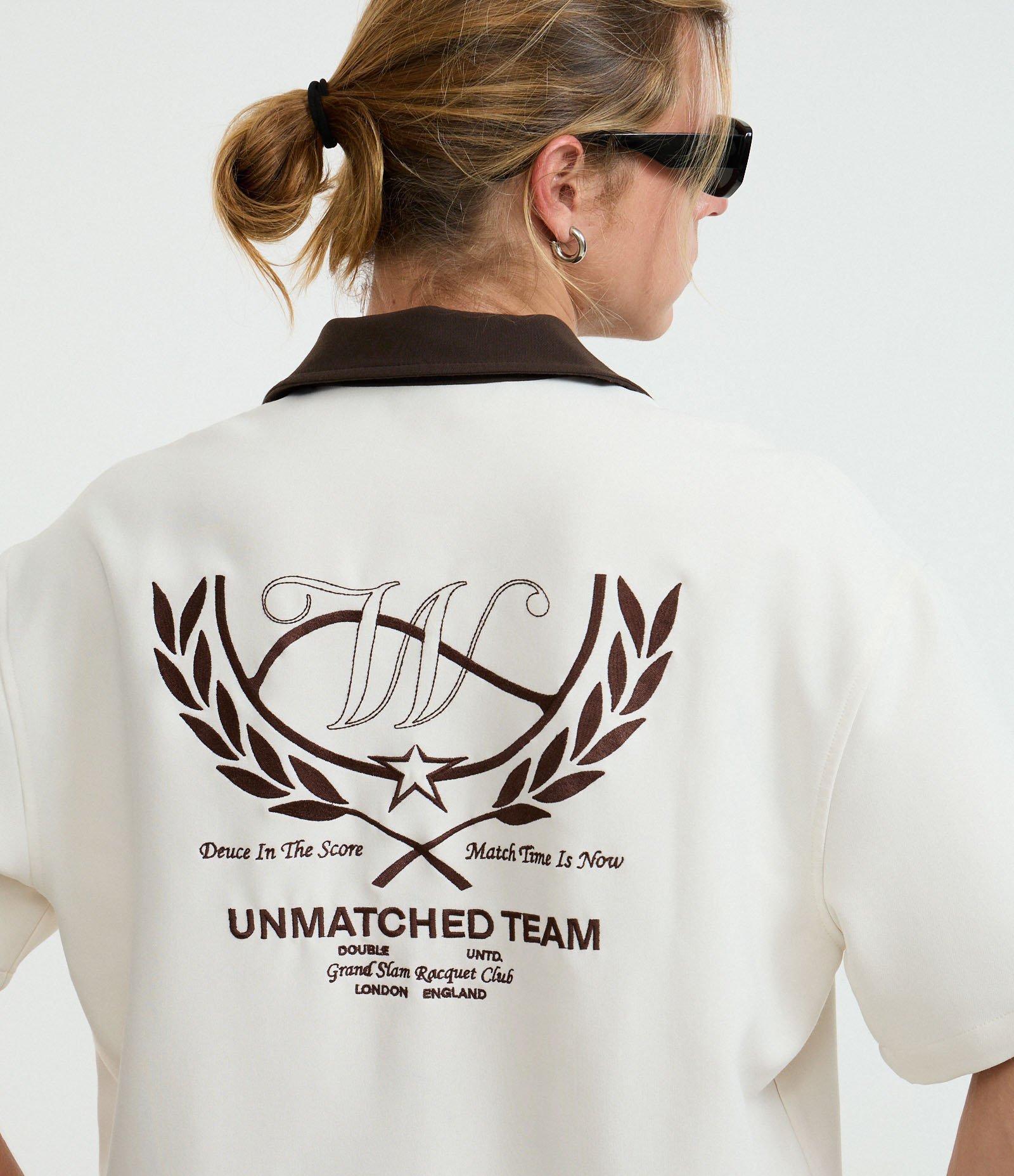 Camisa Boxy em Viscose com Letras Bordado Frente e Costas Branco 3