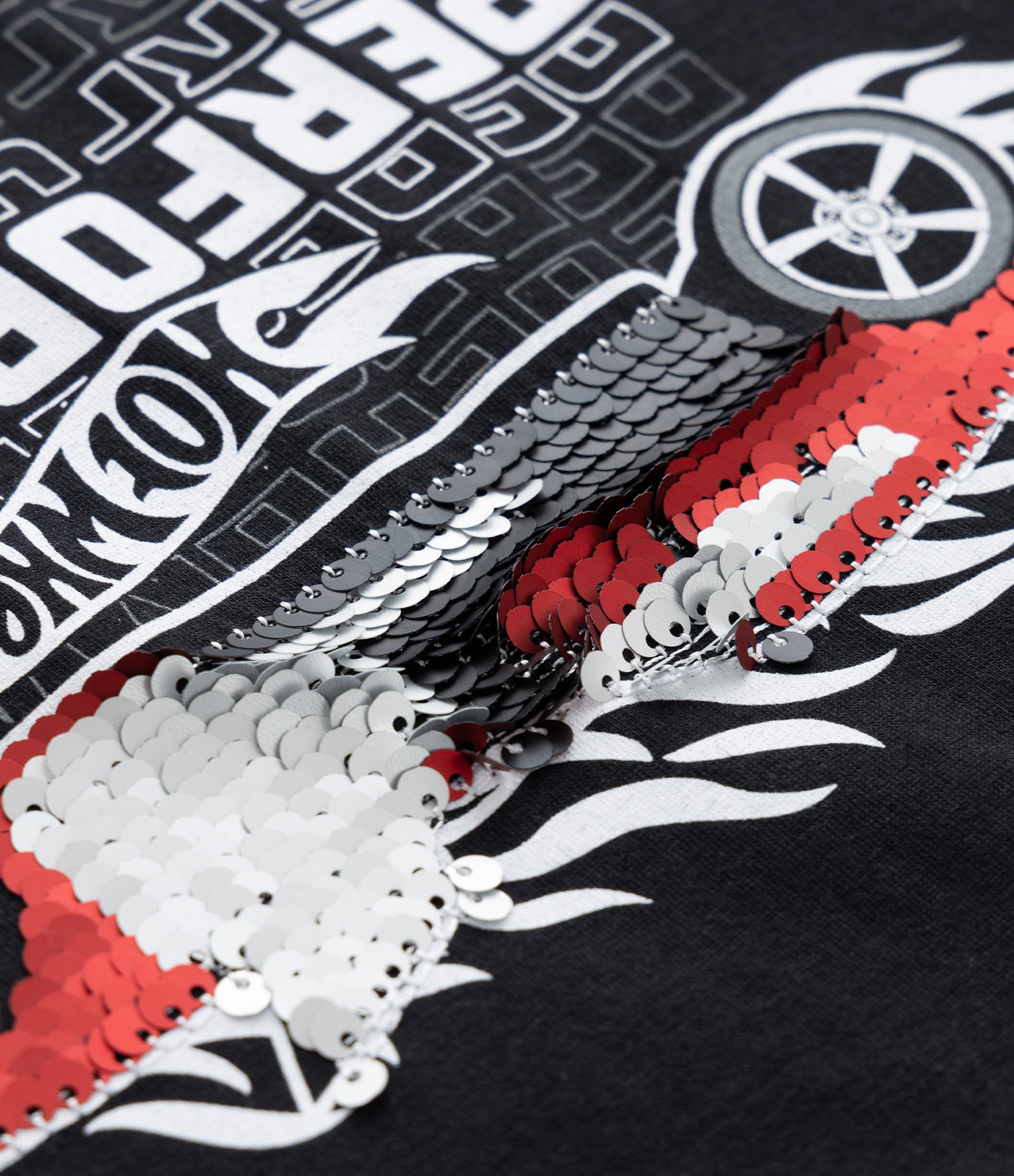 Camiseta Infantil com Estampa Hot Wheels Interativa em Paetê - Tam 4 a 10 anos Preto 6