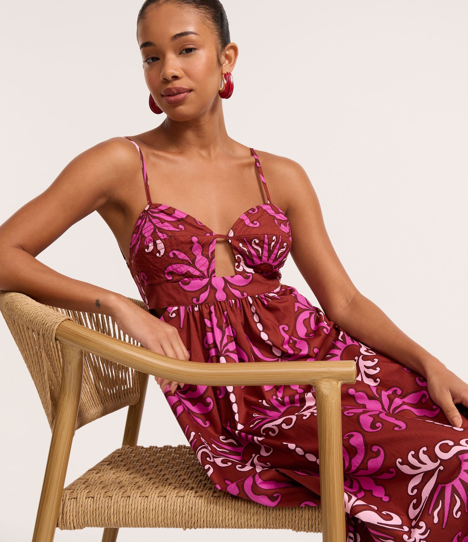 Vestido Evasê de Alça em Tricoline com Estampa Arabesco Vermelho 5