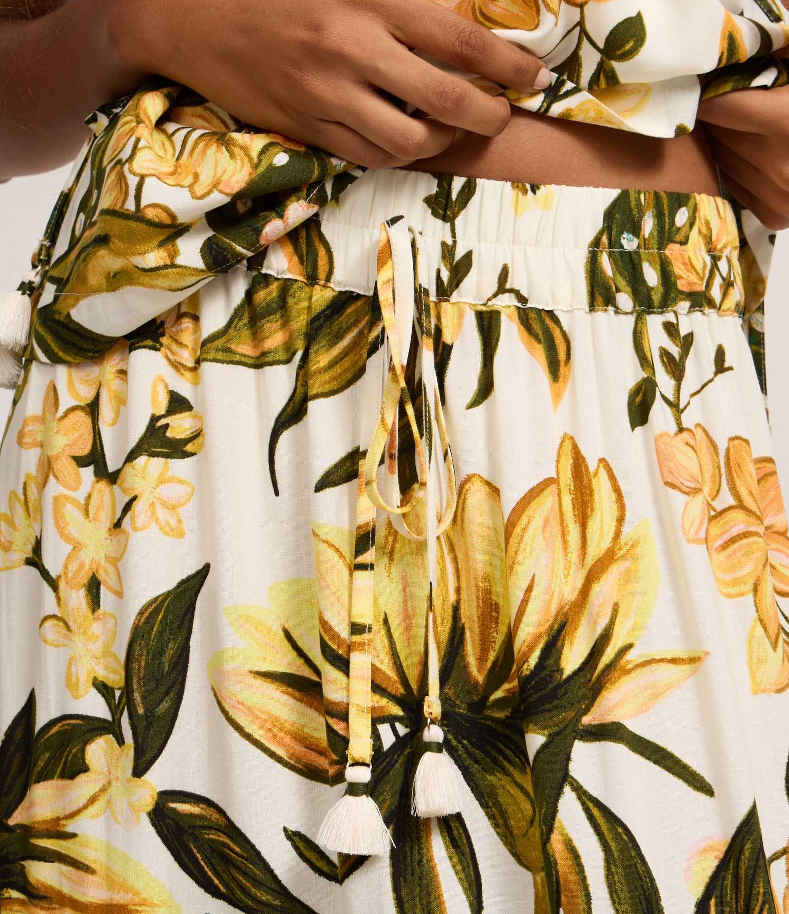 Saia Long Midi em Cambraia com Estampa de Begônias Branco 3