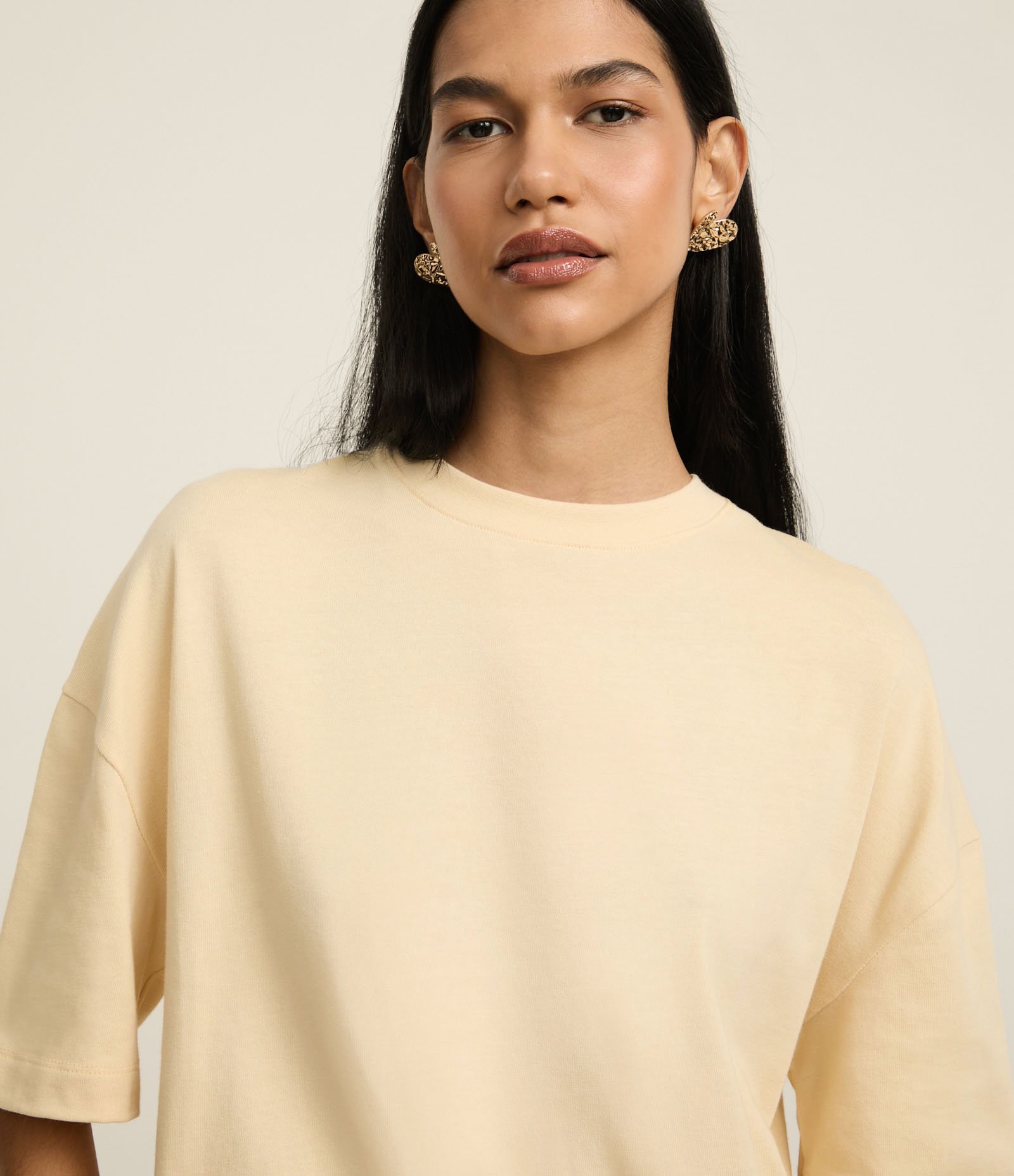 Camiseta Boxy em Algodão com Gola Redonda Amarelo 4