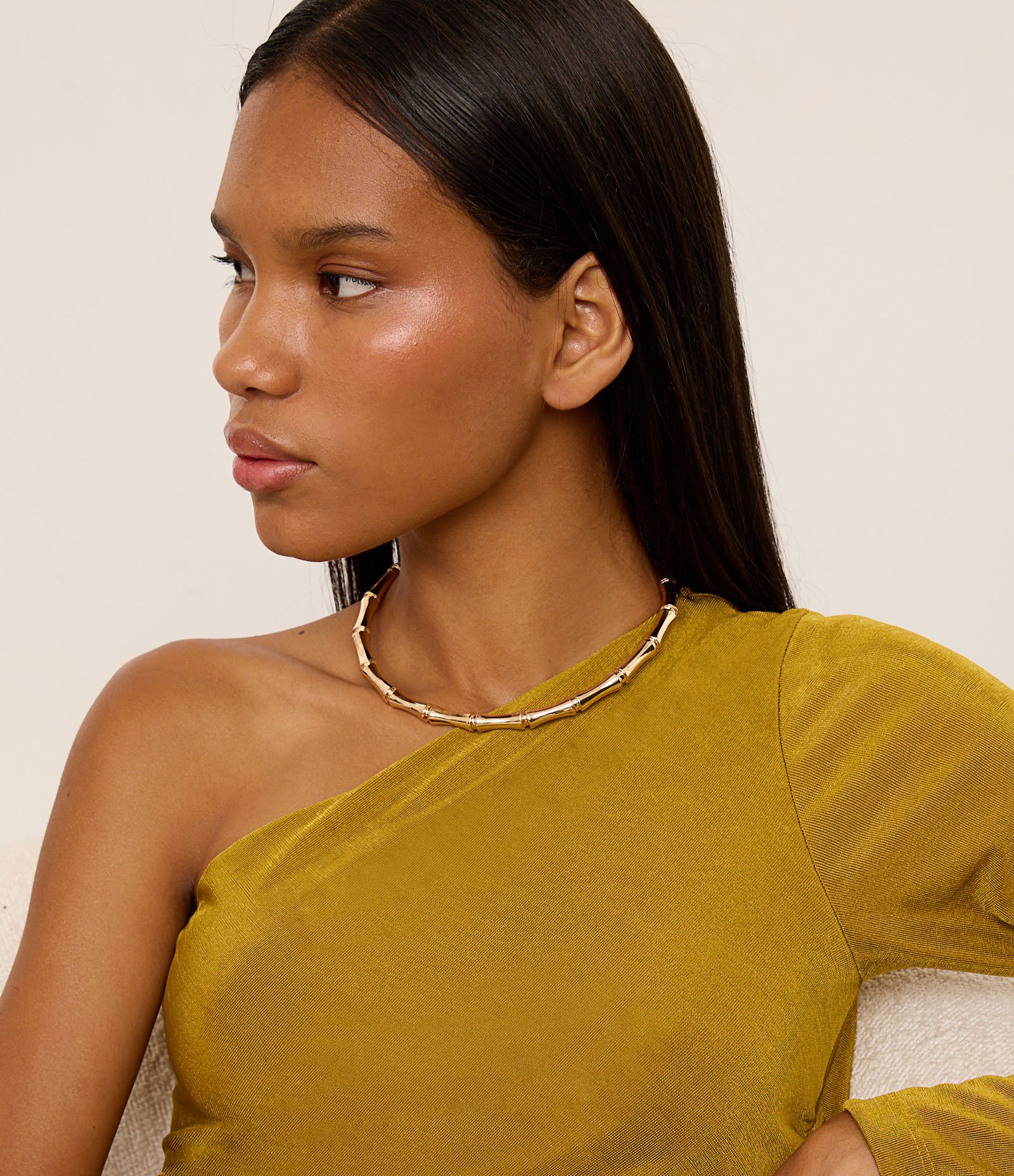 Gargantilha Rígida em Metal com Formato Bambu Dourado 5