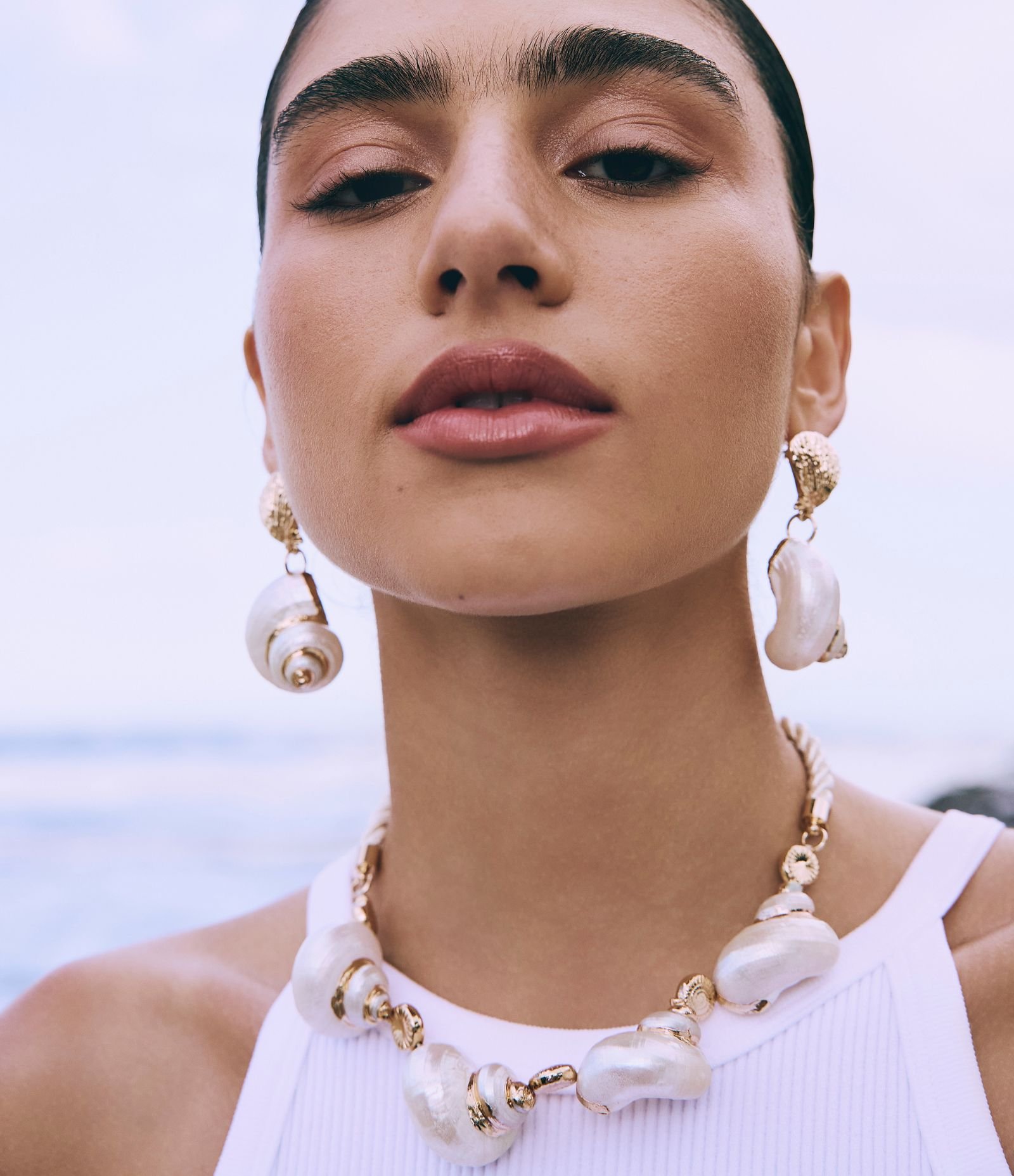 Colar Maxi em Cordão com Pingentes de Concha Off White 1