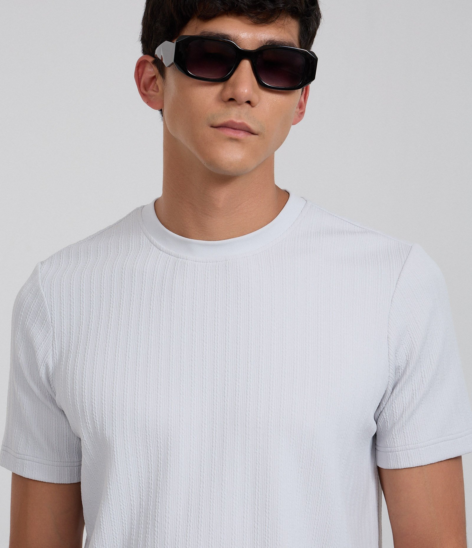 Camiseta Slim com Textura Vertical Cinza 4