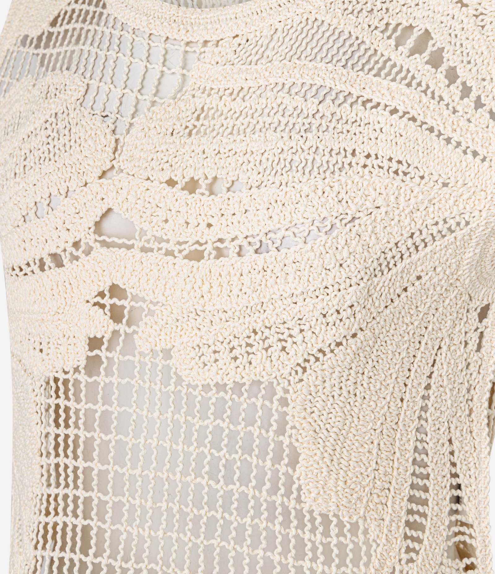 Blusa em Tricô com Ponto Vazado e Bordado Floral Bege 8