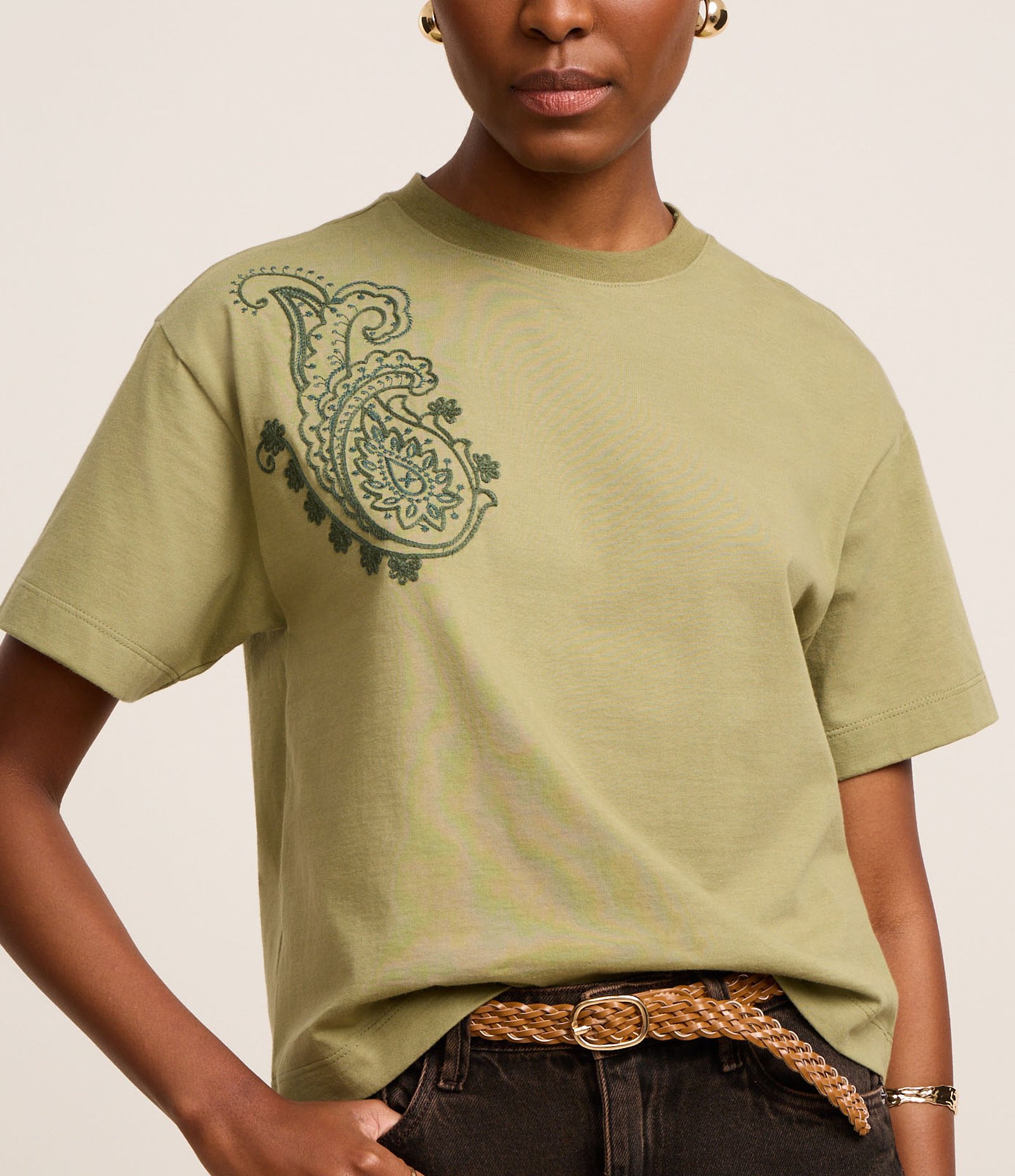 Camiseta Boxy em Algodão com Bordado Paisley no Ombro Verde 4