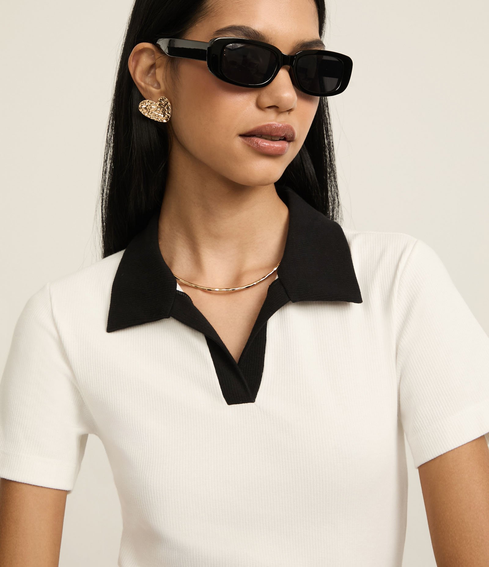 Blusa Canelada em Ribana com Gola Polo Contrastante Off White 4