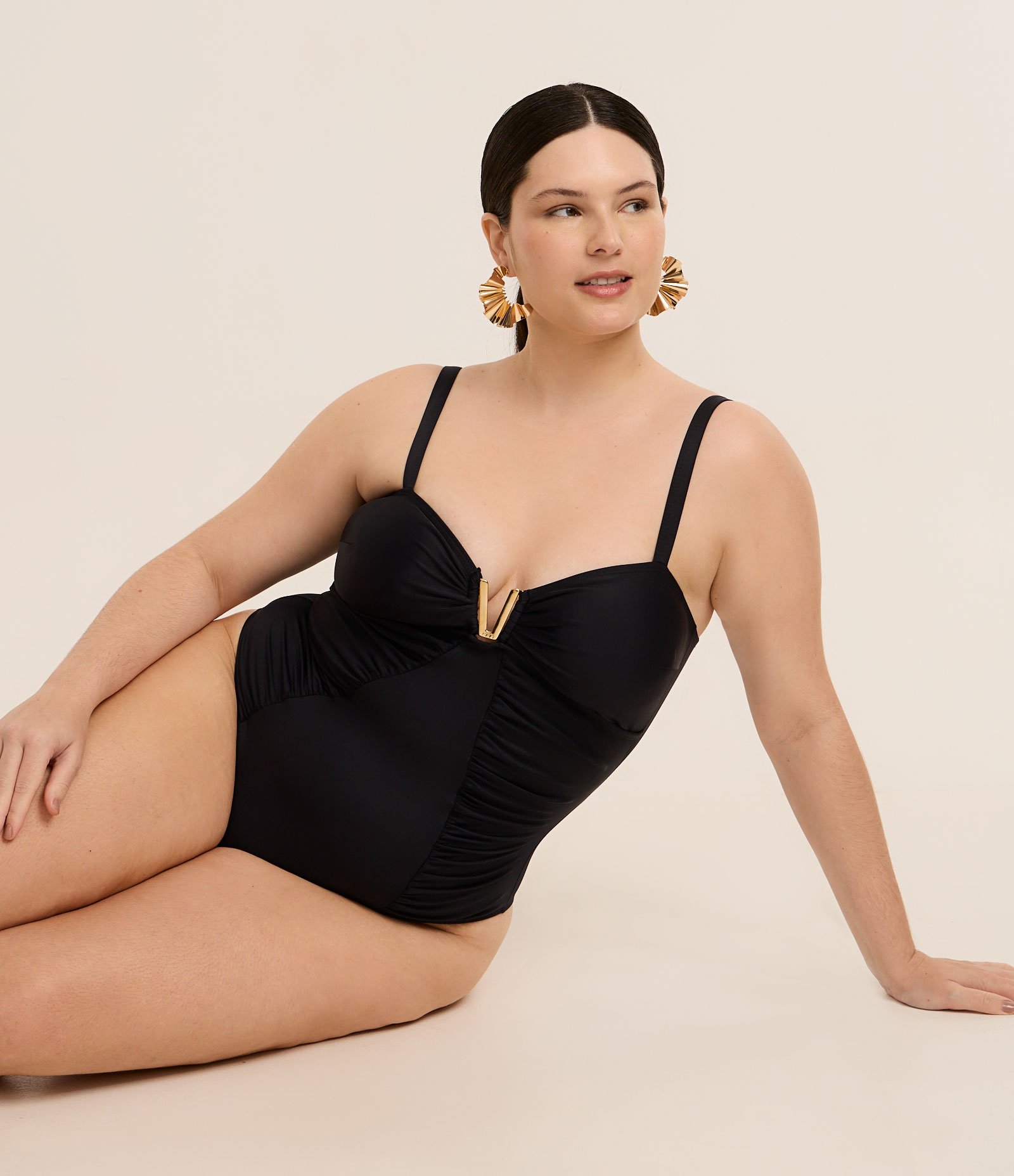 Maiô e Microfibra com Bojo Decote em V e Franzidos Curve & Plus Size Preto 1