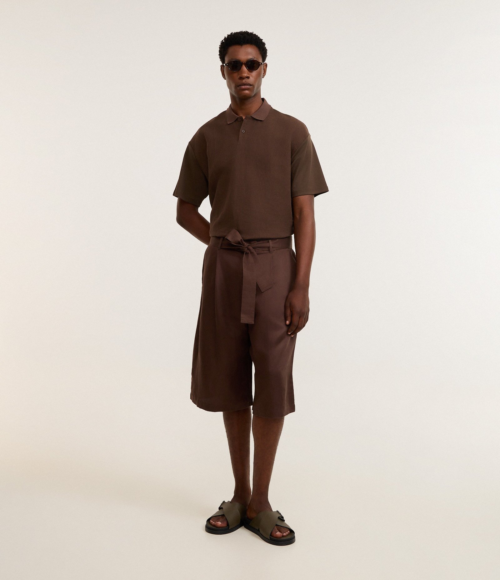 Camisa Polo Boxy em Linho e Malhão Marrom 2