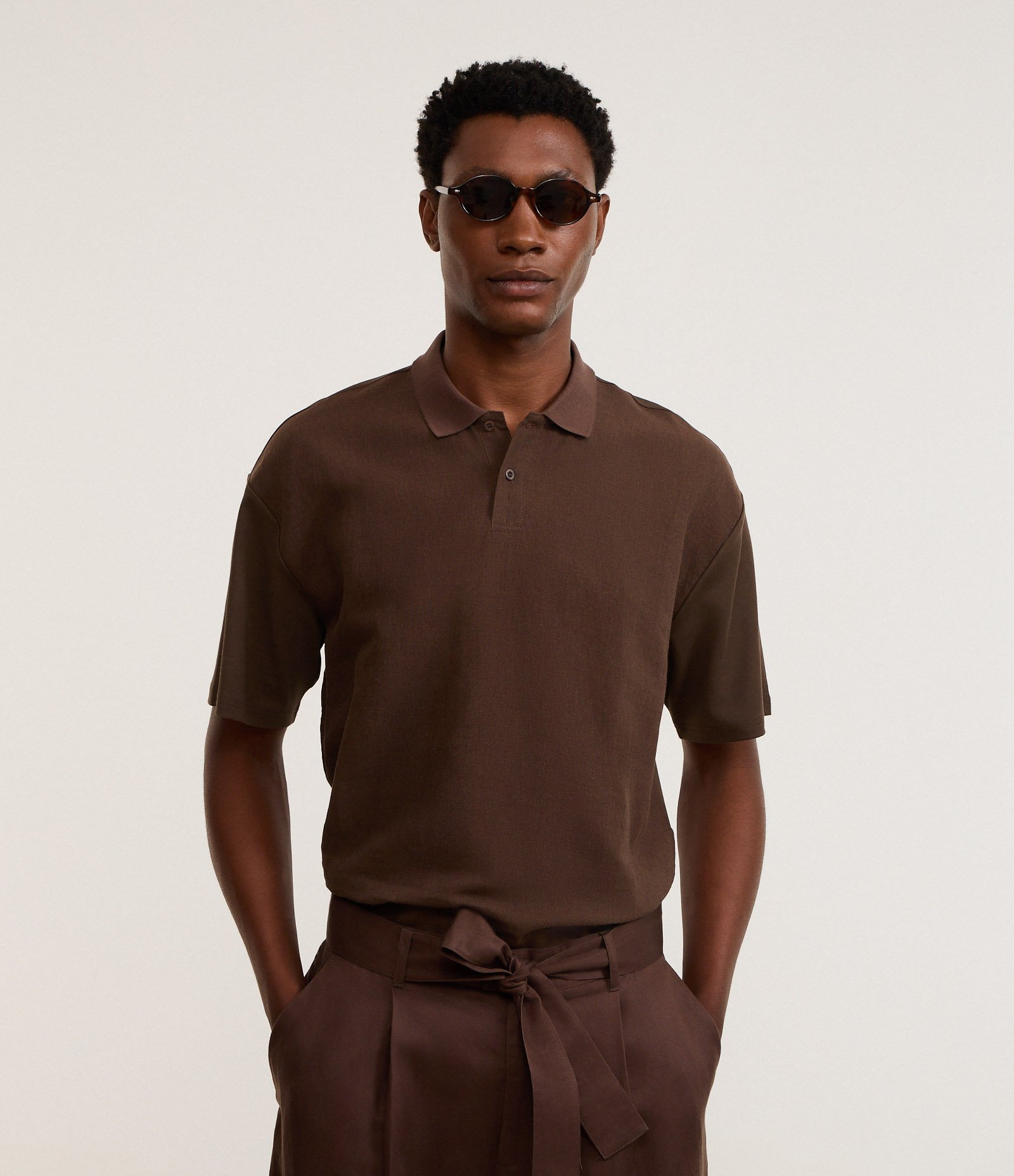 Camisa Polo Boxy em Linho e Malhão Marrom 4