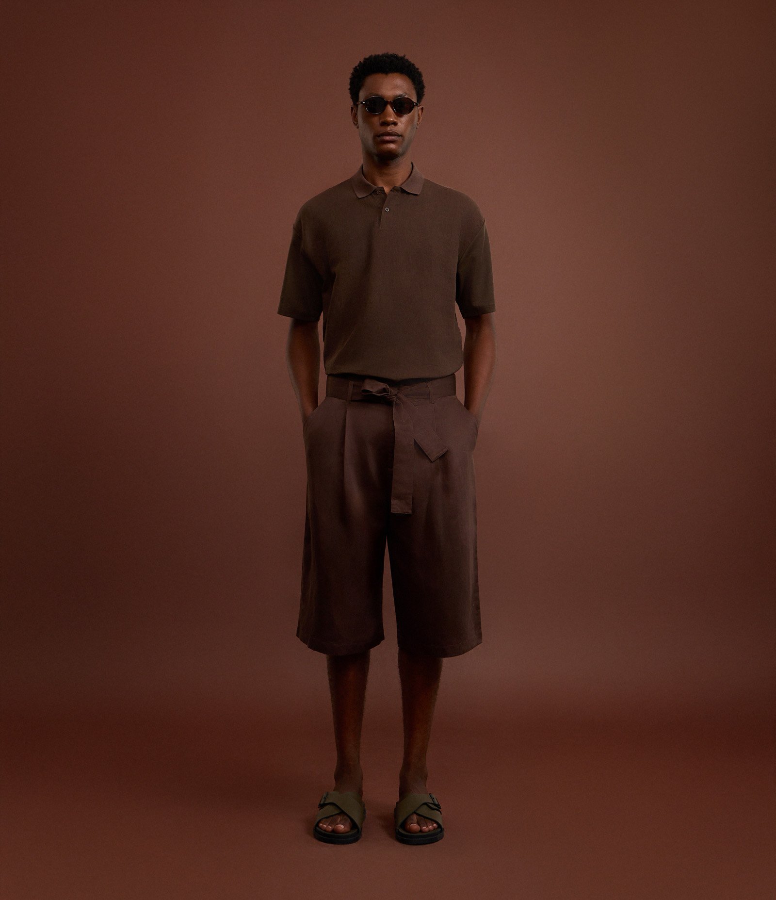 Camisa Polo Boxy em Linho e Malhão Marrom 6