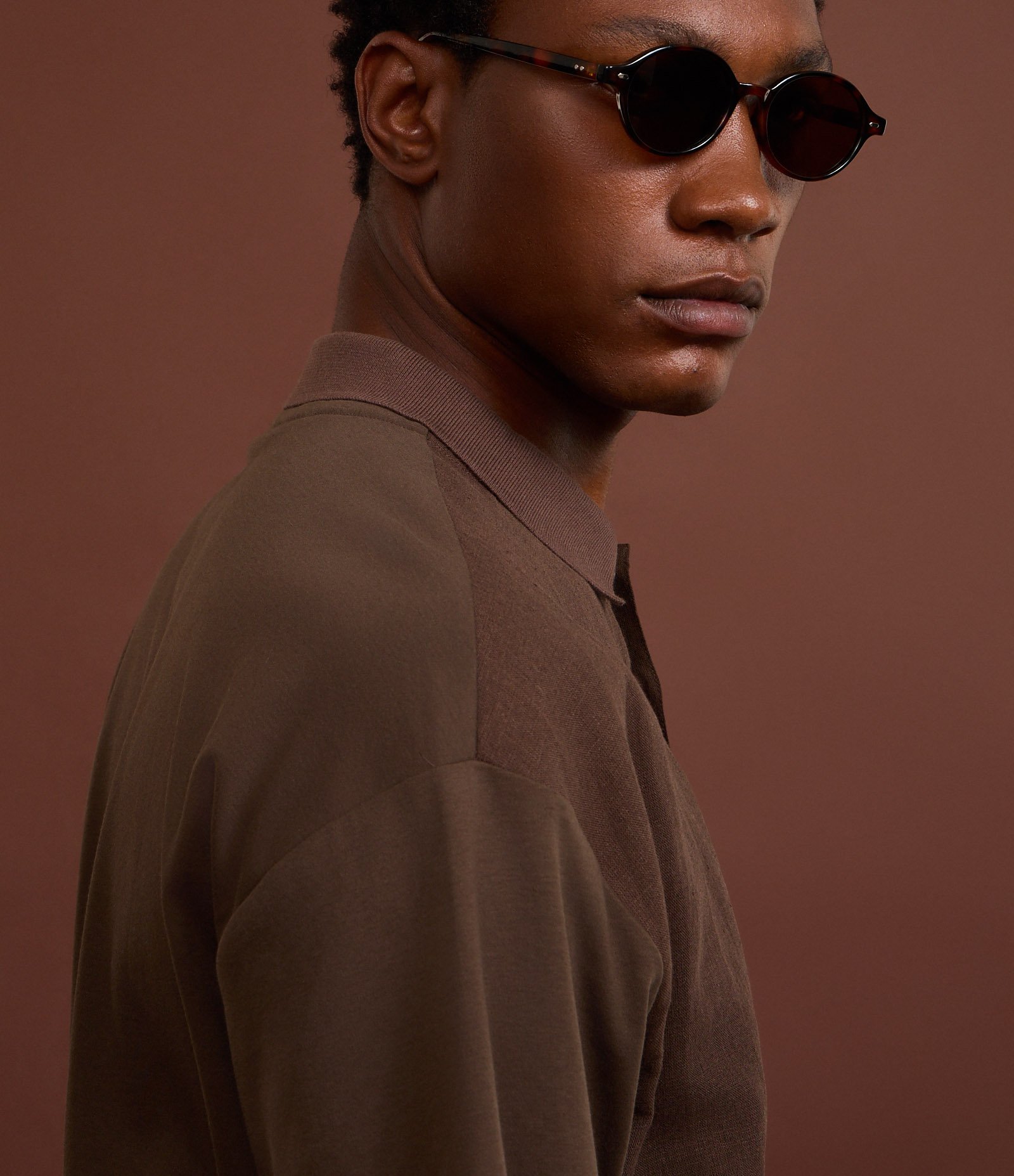 Camisa Polo Boxy em Linho e Malhão Marrom 7