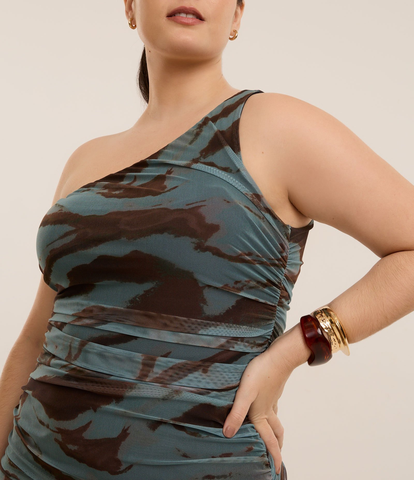 Vestido Midi em Tule com Ombro Único e Estampa Manchada Curve & Plus Size Verde 5