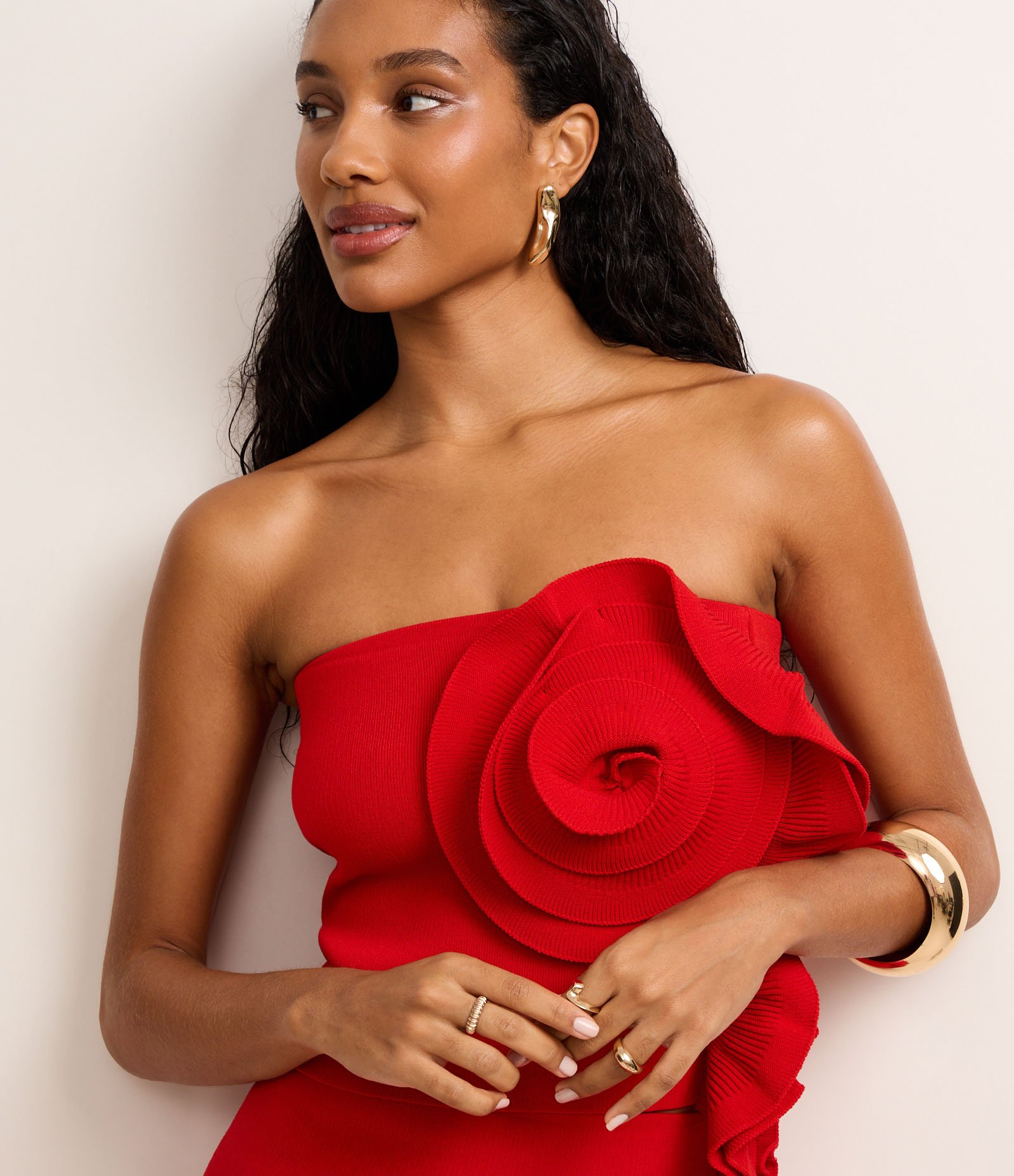 Blusa Cropped Sem Alça em Tricô com Babado Floral Vermelho 5