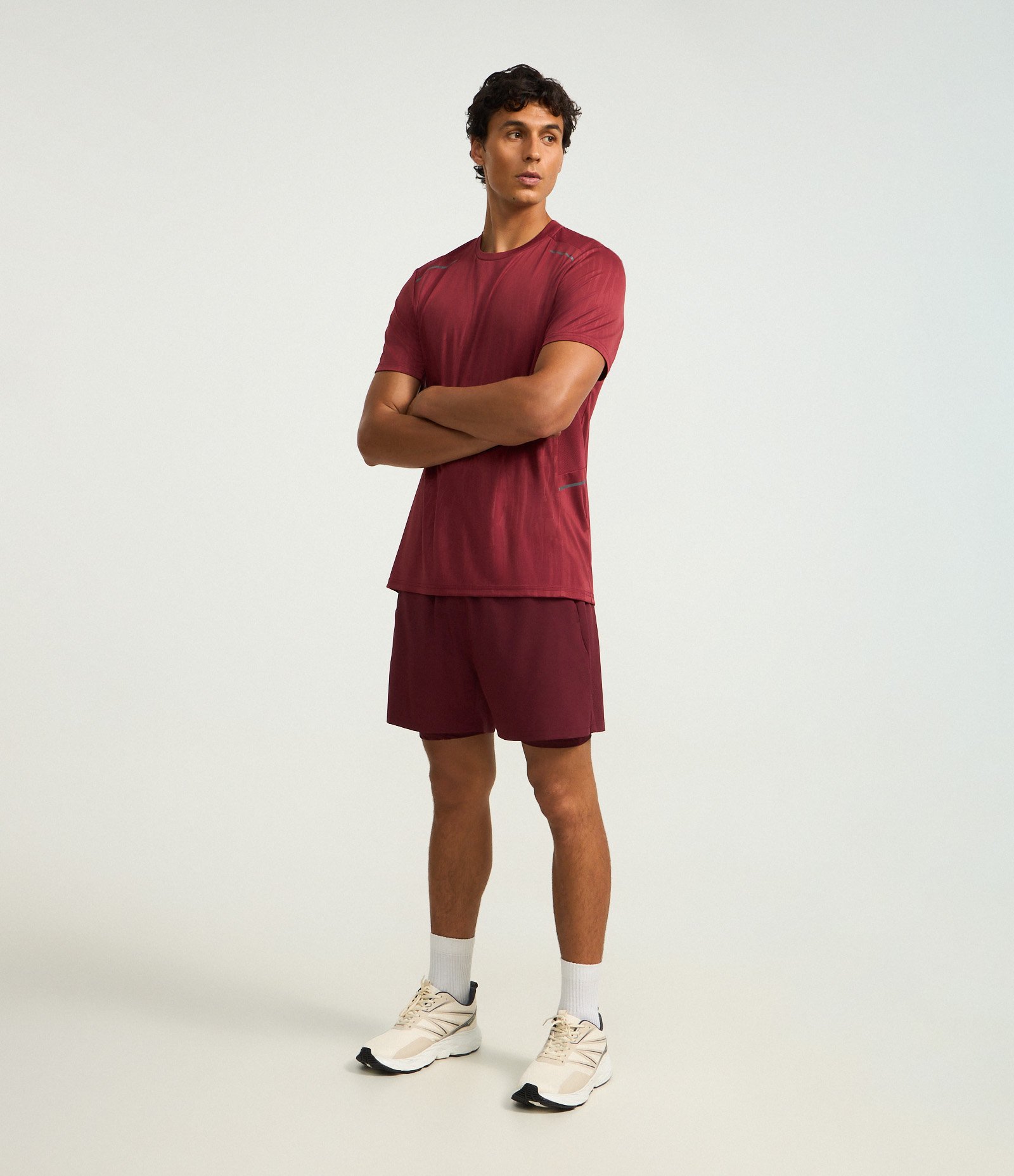 Bermuda Esportiva com Short de Compressão Bordo 1