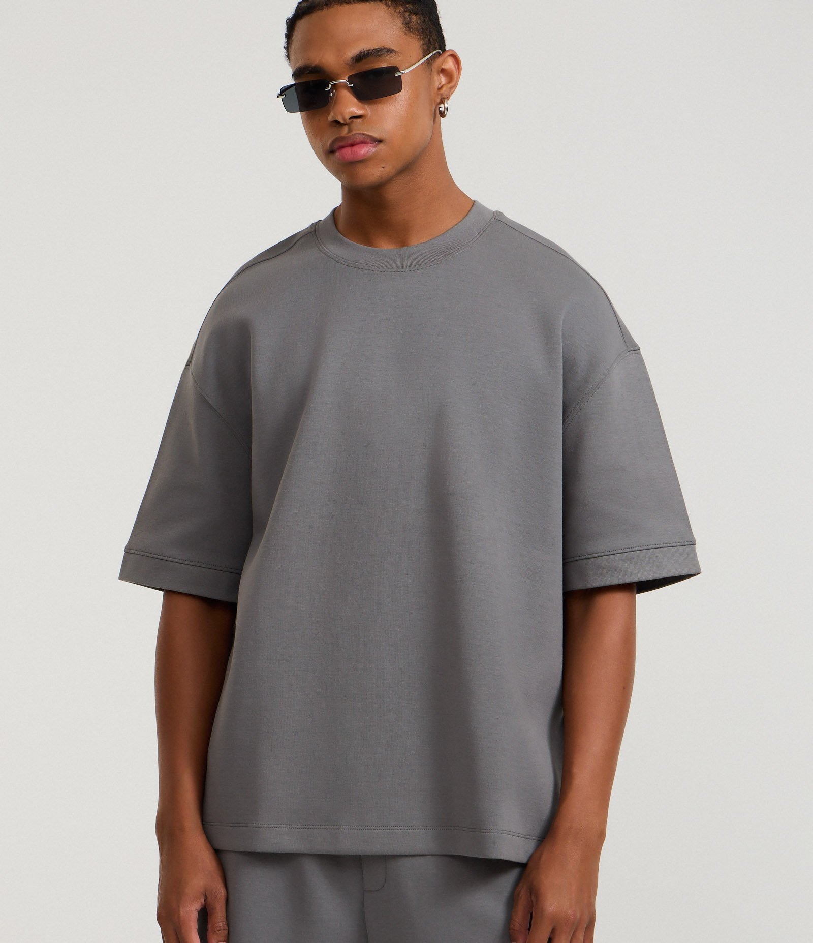 Camiseta Oversized em Moletinho com Cava Deslocada Cinza 1