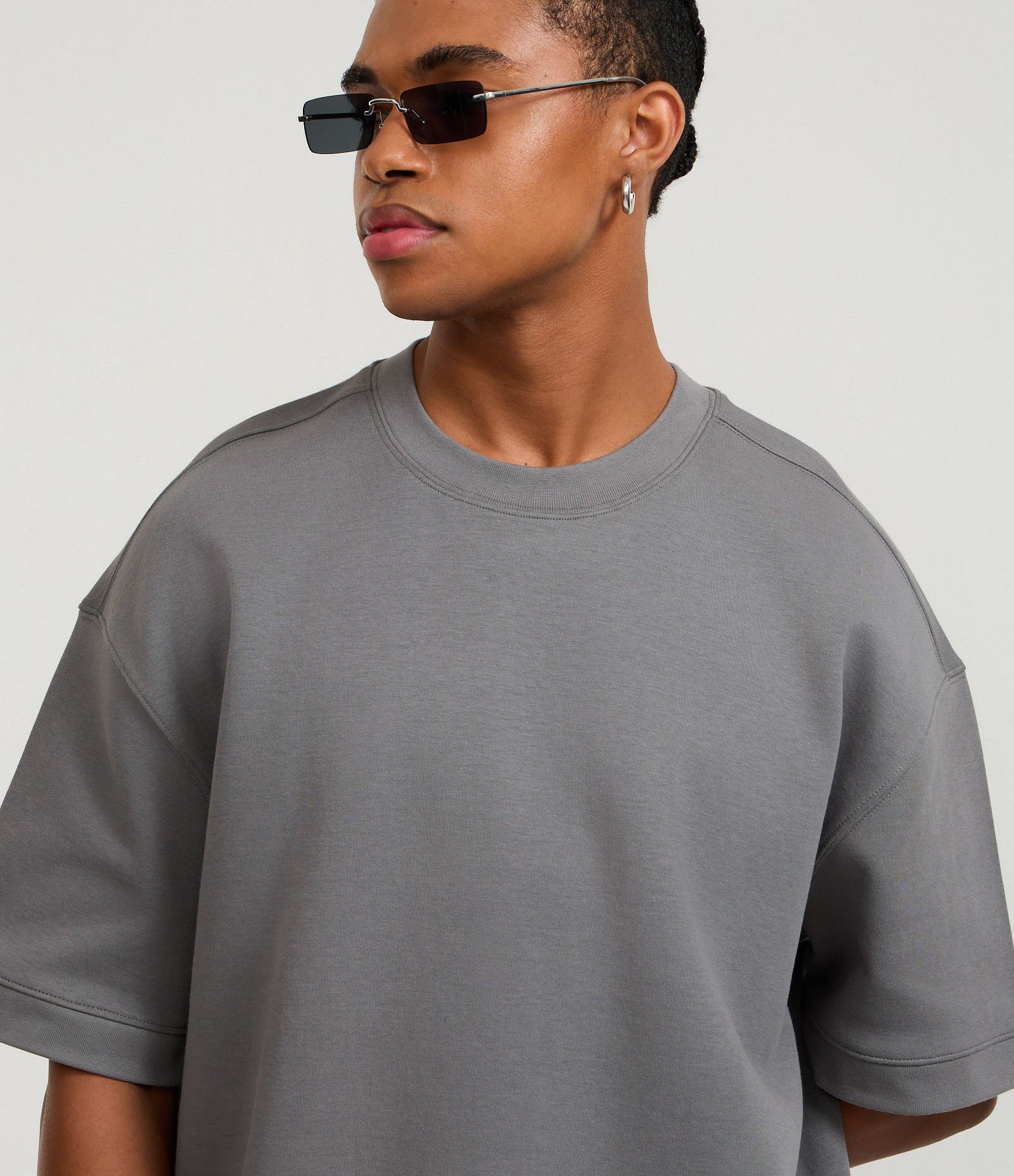 Camiseta Oversized em Moletinho com Cava Deslocada Cinza 3