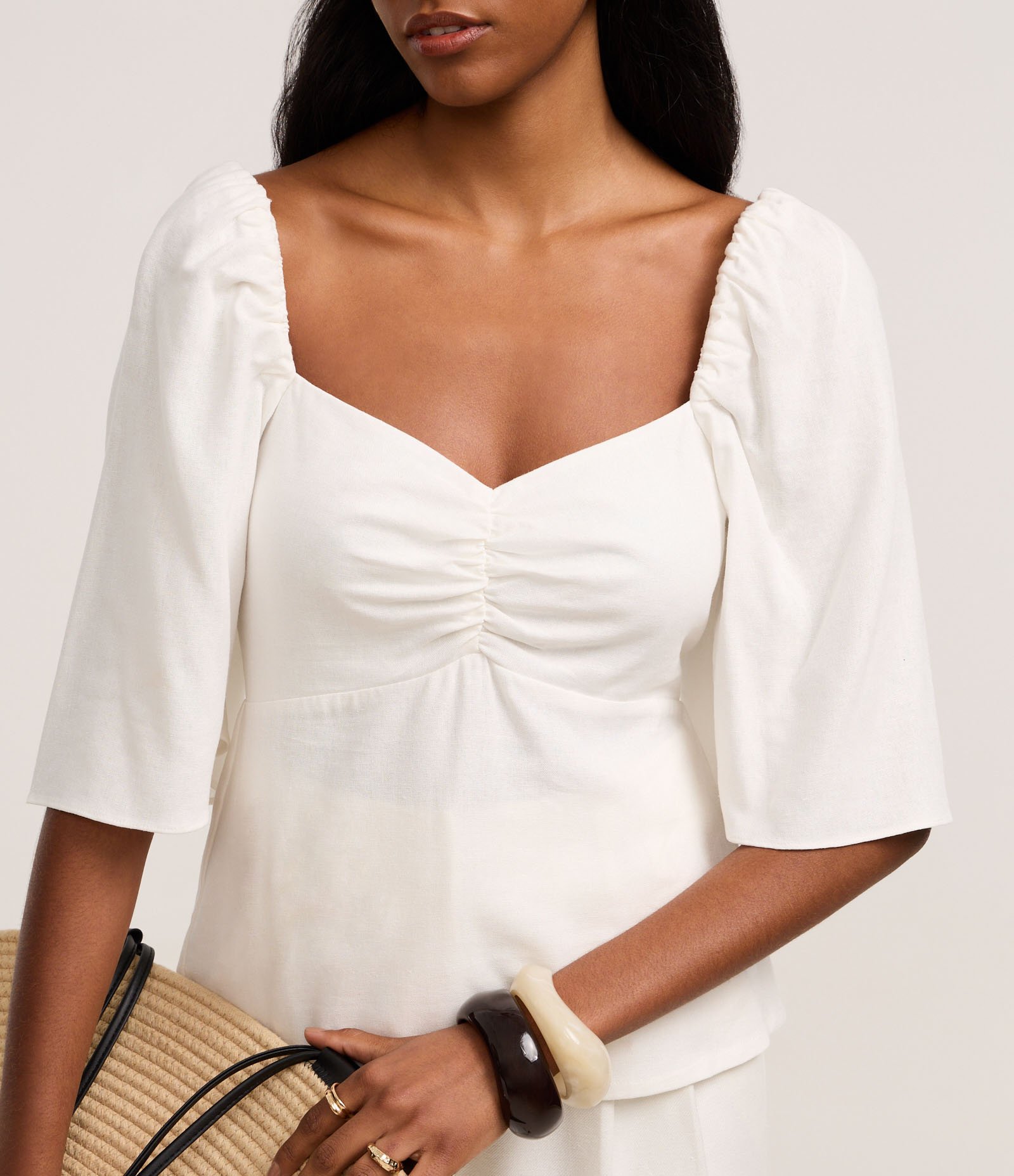 Blusa em Viscolinho com Decote Coração e Lastex Branco 4