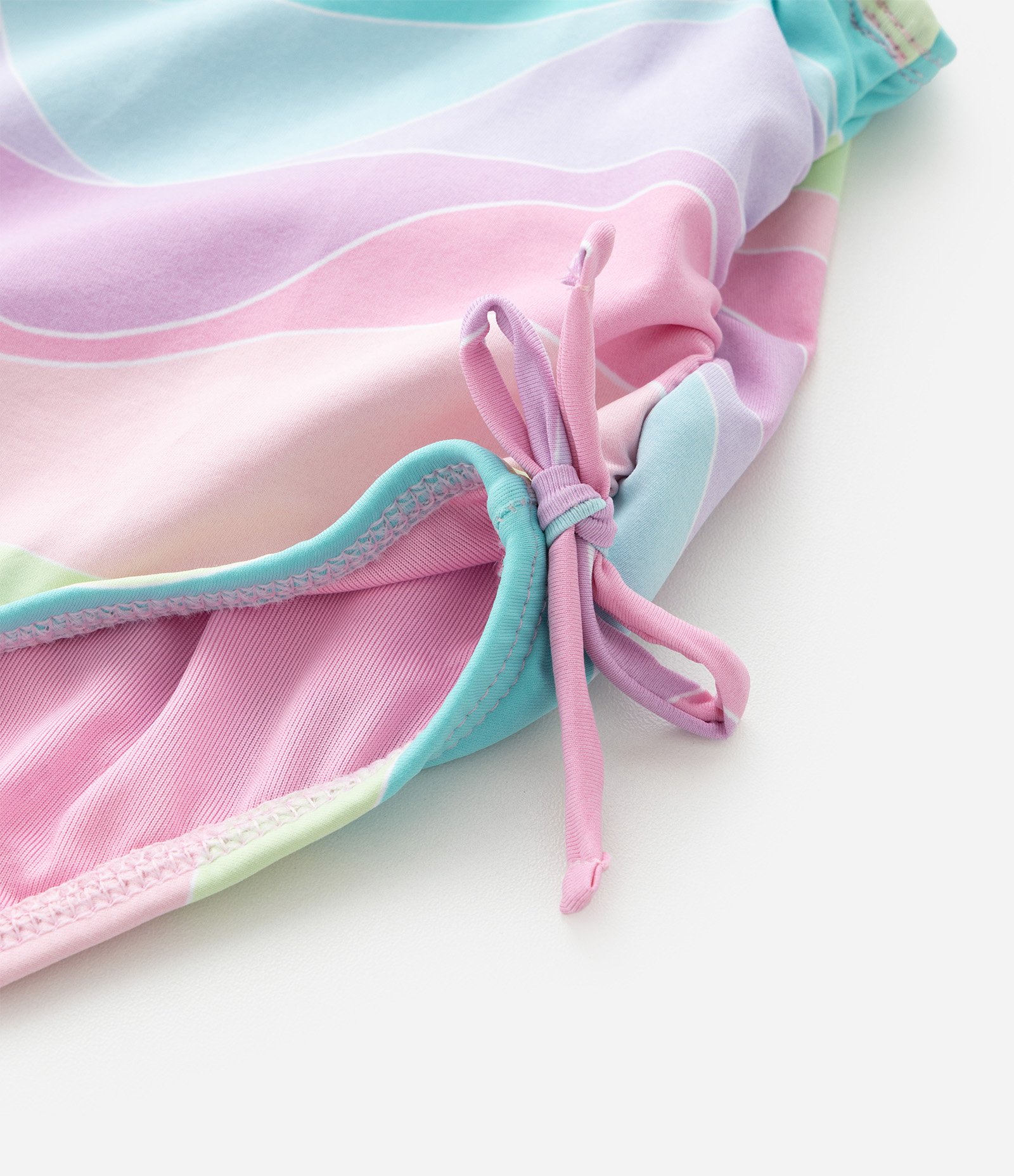 Maiô Infantil com Proteção UV e Estampa Hello Kitty e Amigas - Tam 5 a 14 Anos Rosa/Azul 5