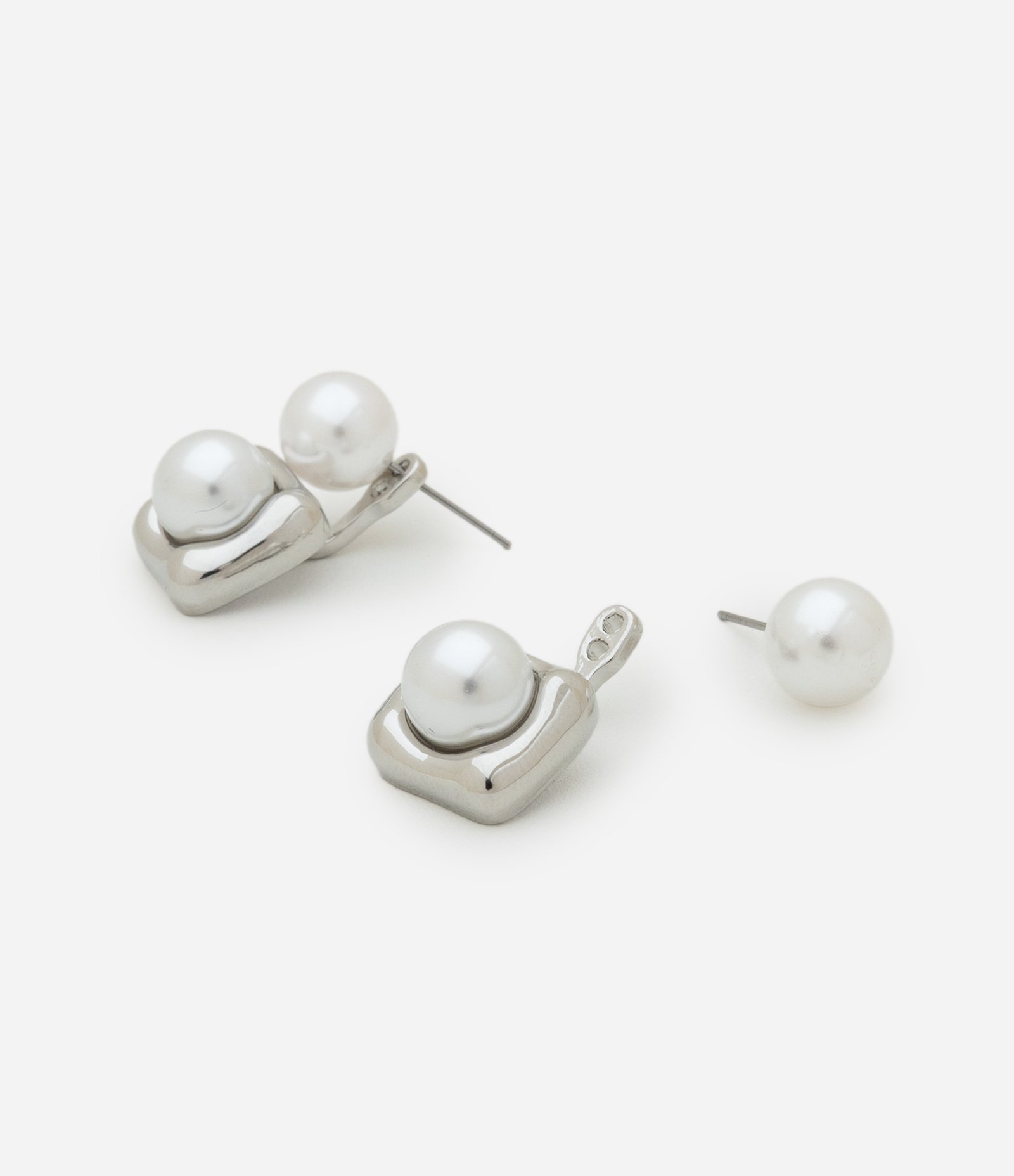 Brinco Pequeno com Pérola Prata 2