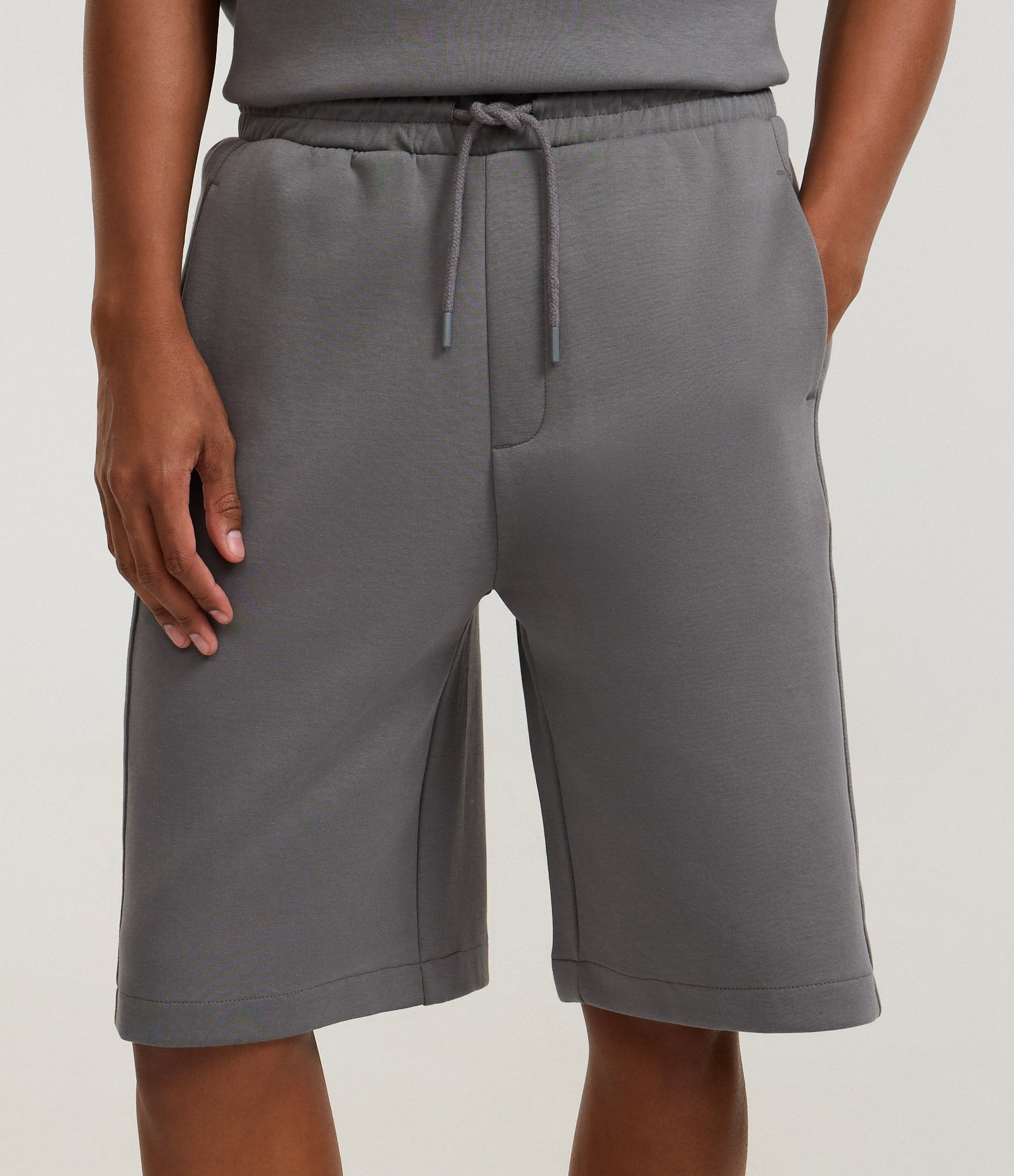 Bermuda em Algodão com Bolsos Cinza 2