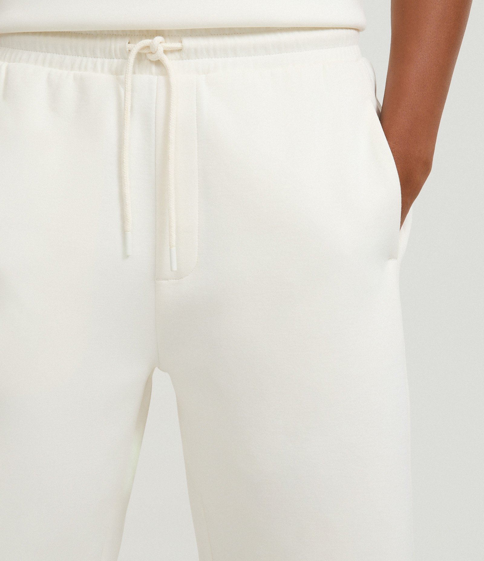 Bermuda em Algodão com Bolsos Branco 4