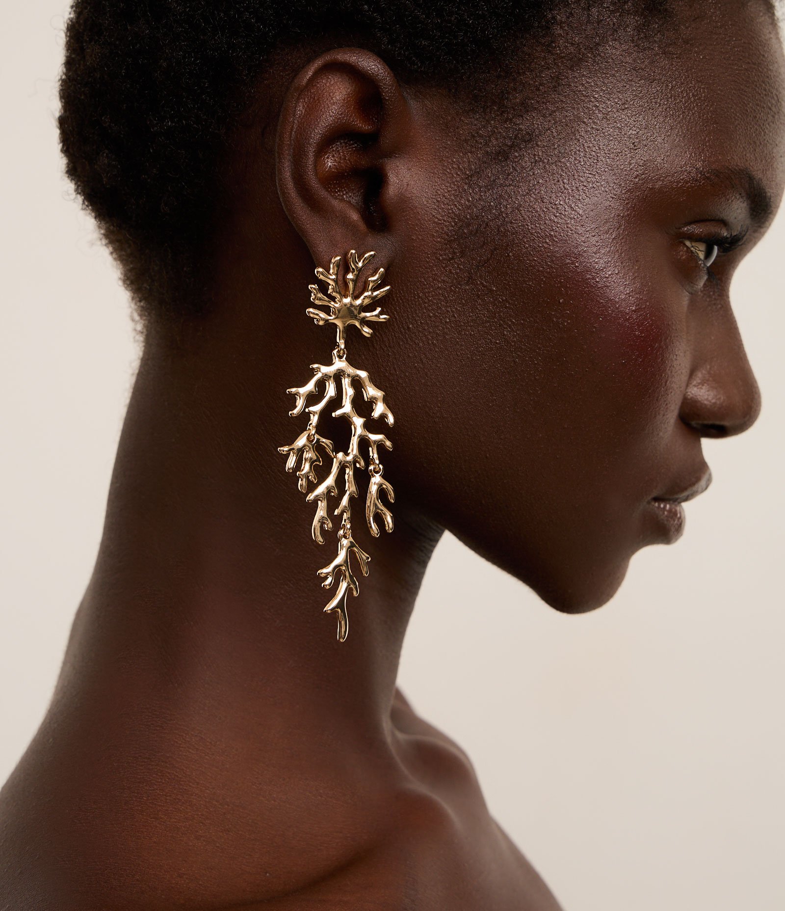 Maxi Brinco com Forma de Coral Dourado 1