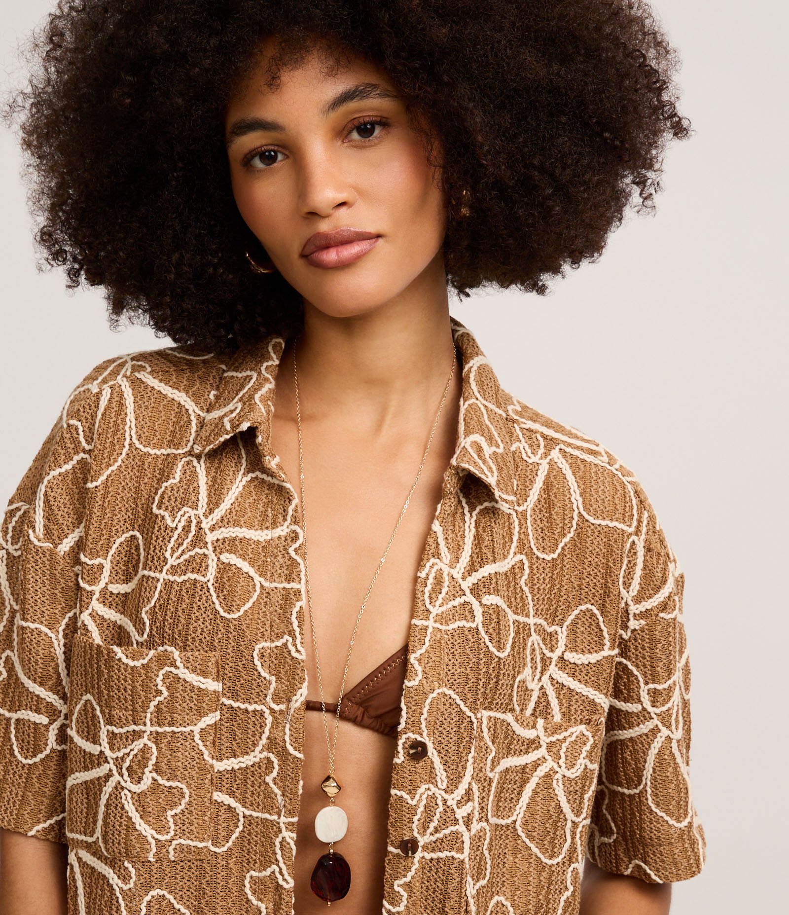 Camisa Texturizada em Renda com Cordas Aplicadas Caramelo 3