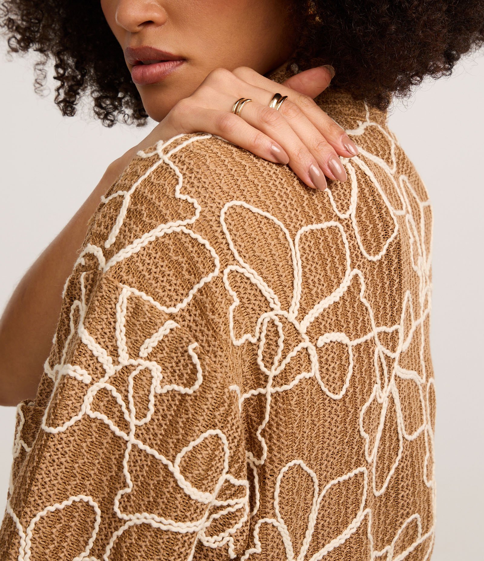 Camisa Texturizada em Renda com Cordas Aplicadas Caramelo 5