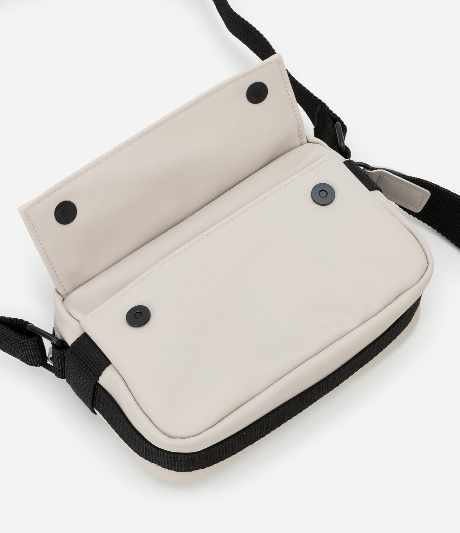 Bolsa Shoulder em Pu com Bolso Branco 9