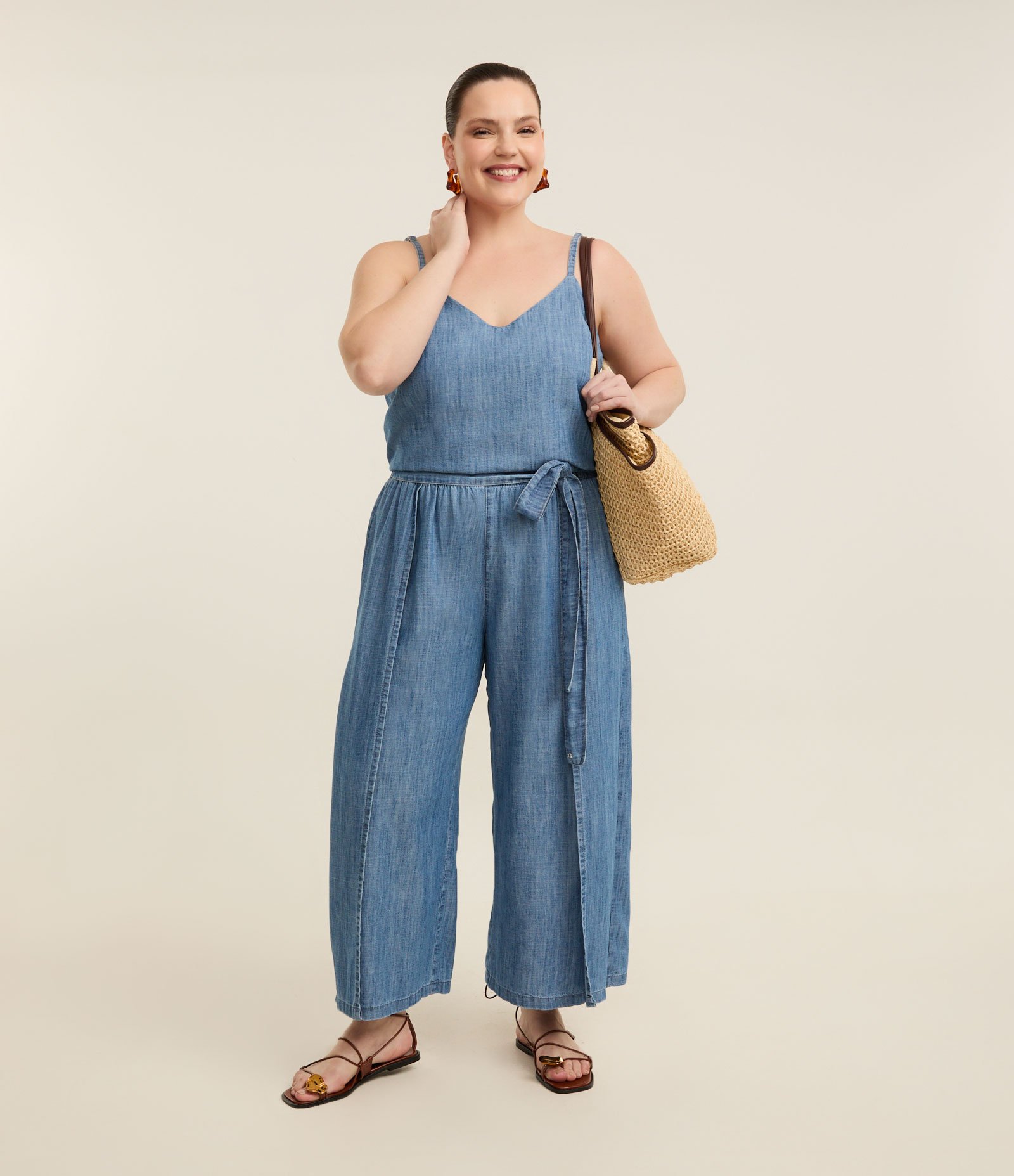 Blusa em Jeans com Alça Fina Ajustável Curve & Plus Size Azul 2