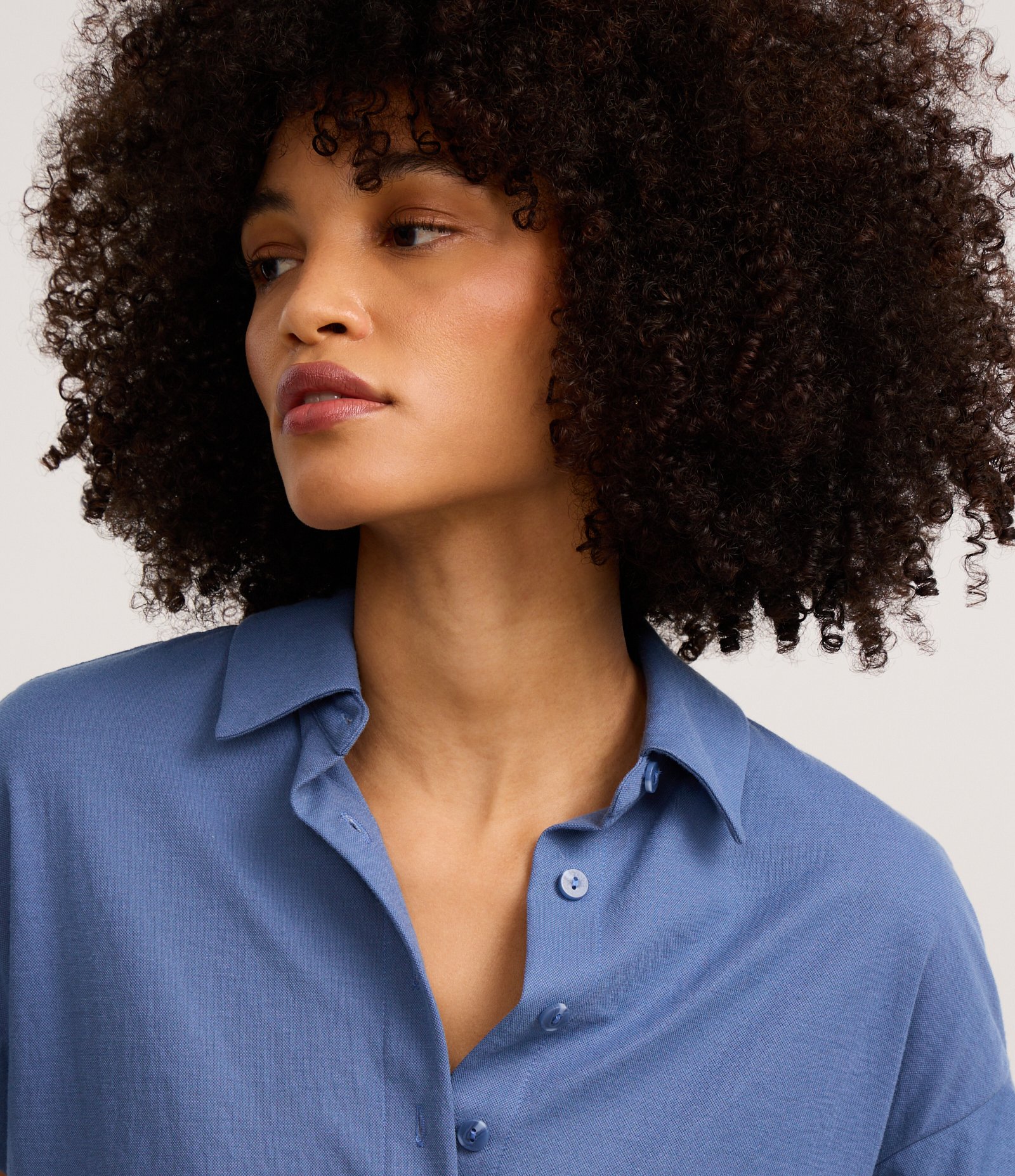 Camisa Texturizada em Orly com Recorte na Manga Azul 3