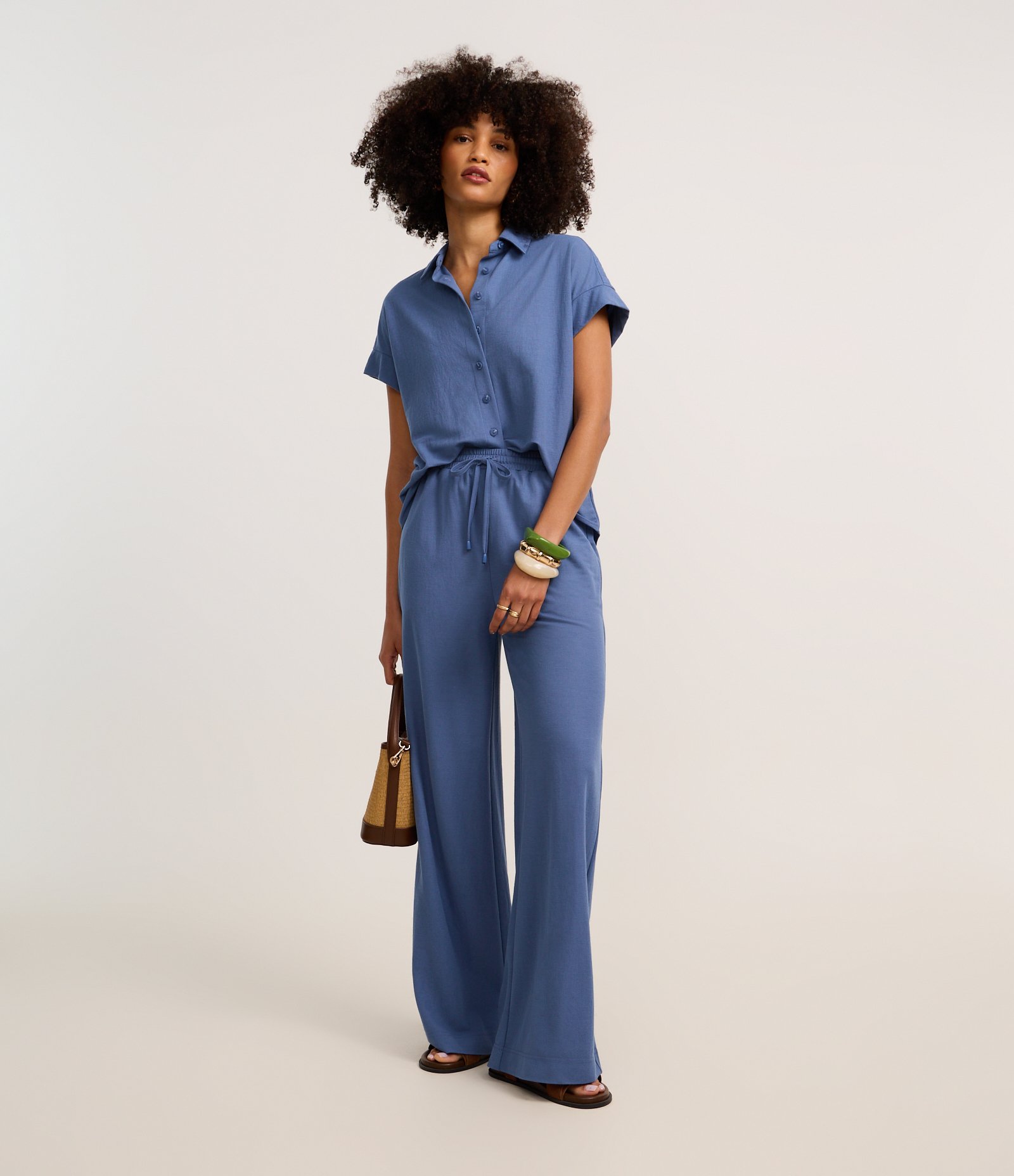 Calça Reta em Orly com Elástico e Amarração no Cós Azul 1