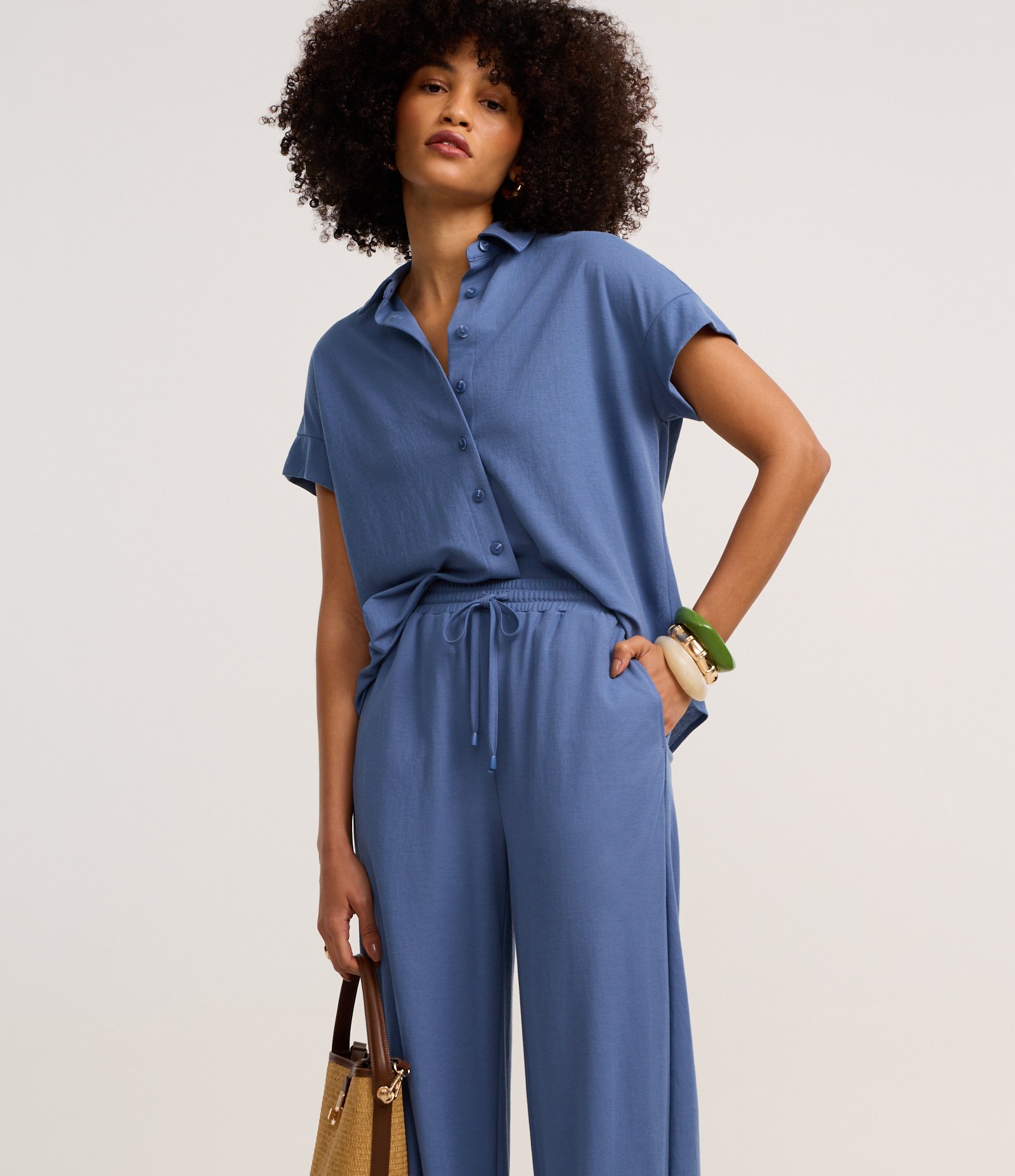 Calça Reta em Orly com Elástico e Amarração no Cós Azul 2