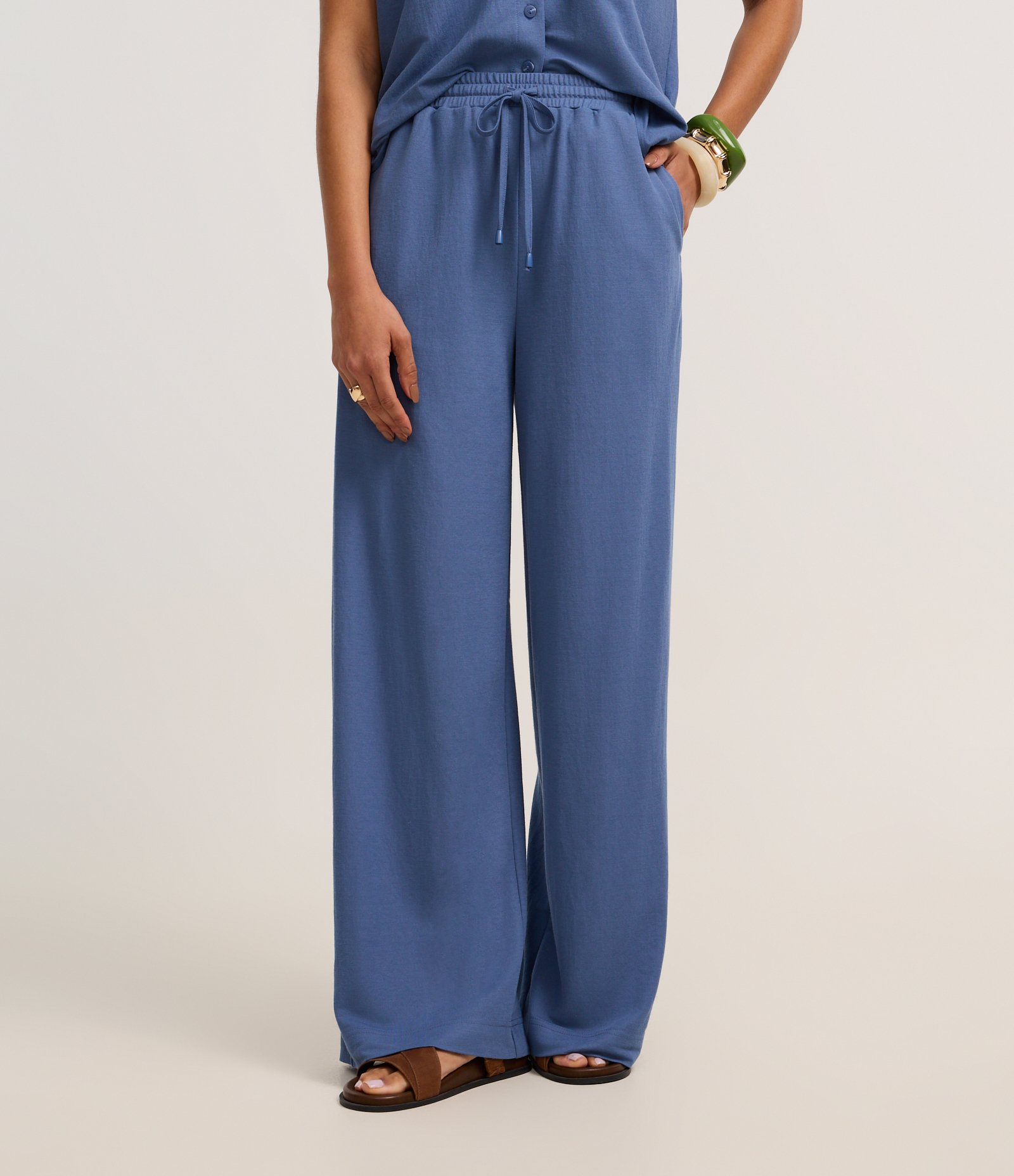 Calça Reta em Orly com Elástico e Amarração no Cós Azul 3