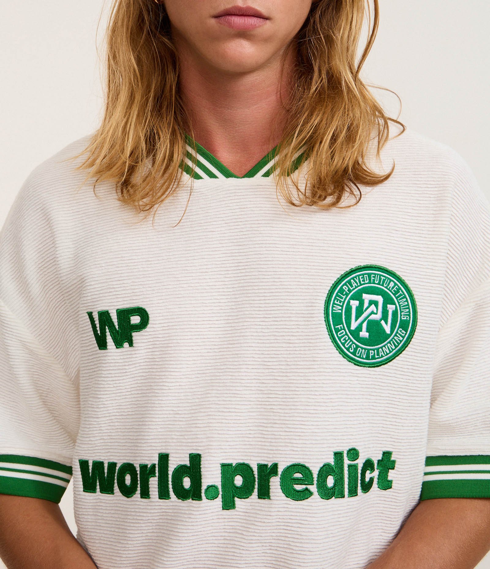 Camiseta Oversized Esportiva Texturizado com Patch e bordados Branco 3