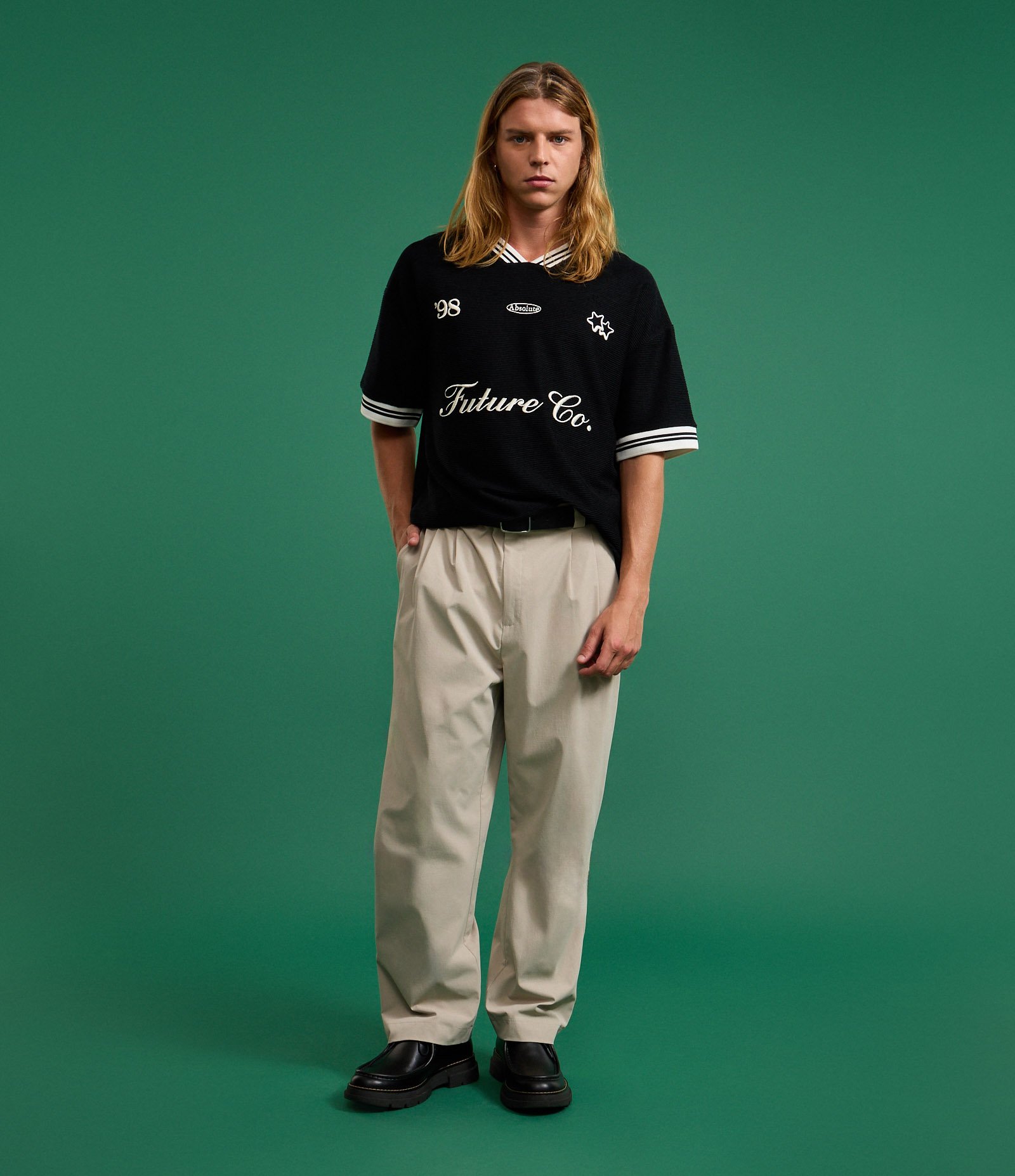 Camiseta Oversized Esportiva Texturizado com
Patch e Bordados Preto 2