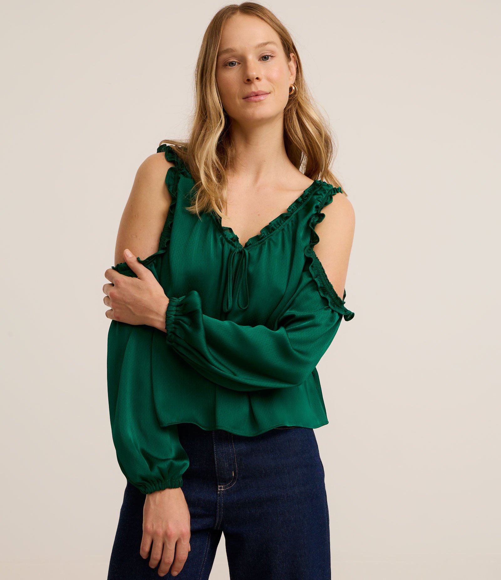 Blusa Bata em Chiffon e Cut Out nos Ombros Verde 1