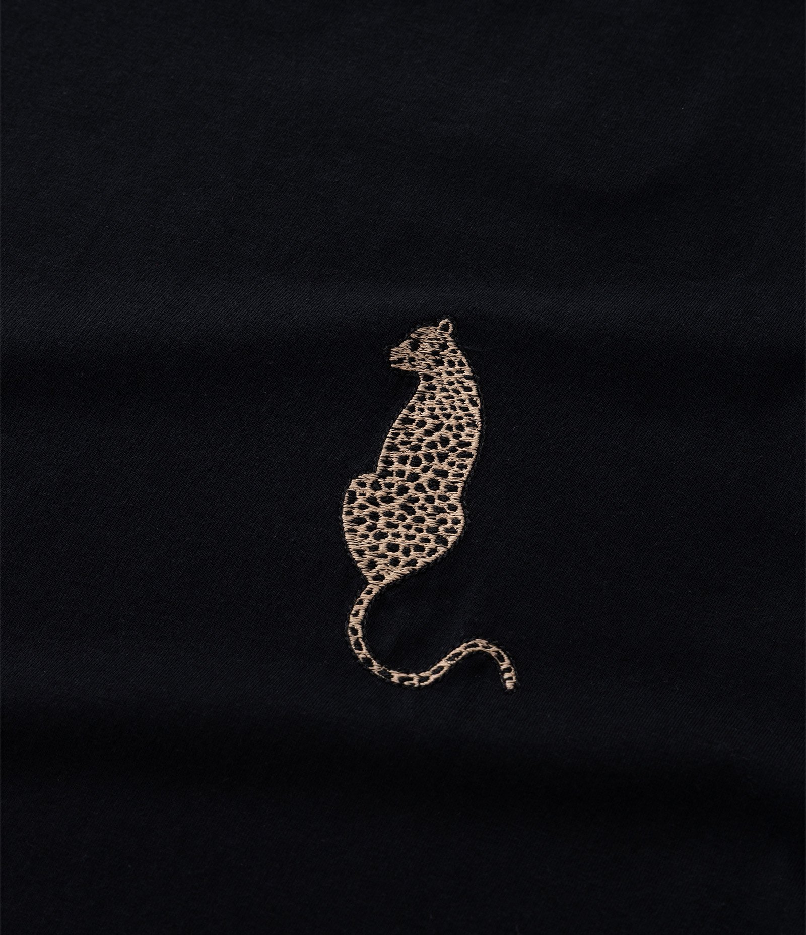 Blusa em Algodão com Manga Bufante e Bordado de Onça Curve & Plus Size Preto 7