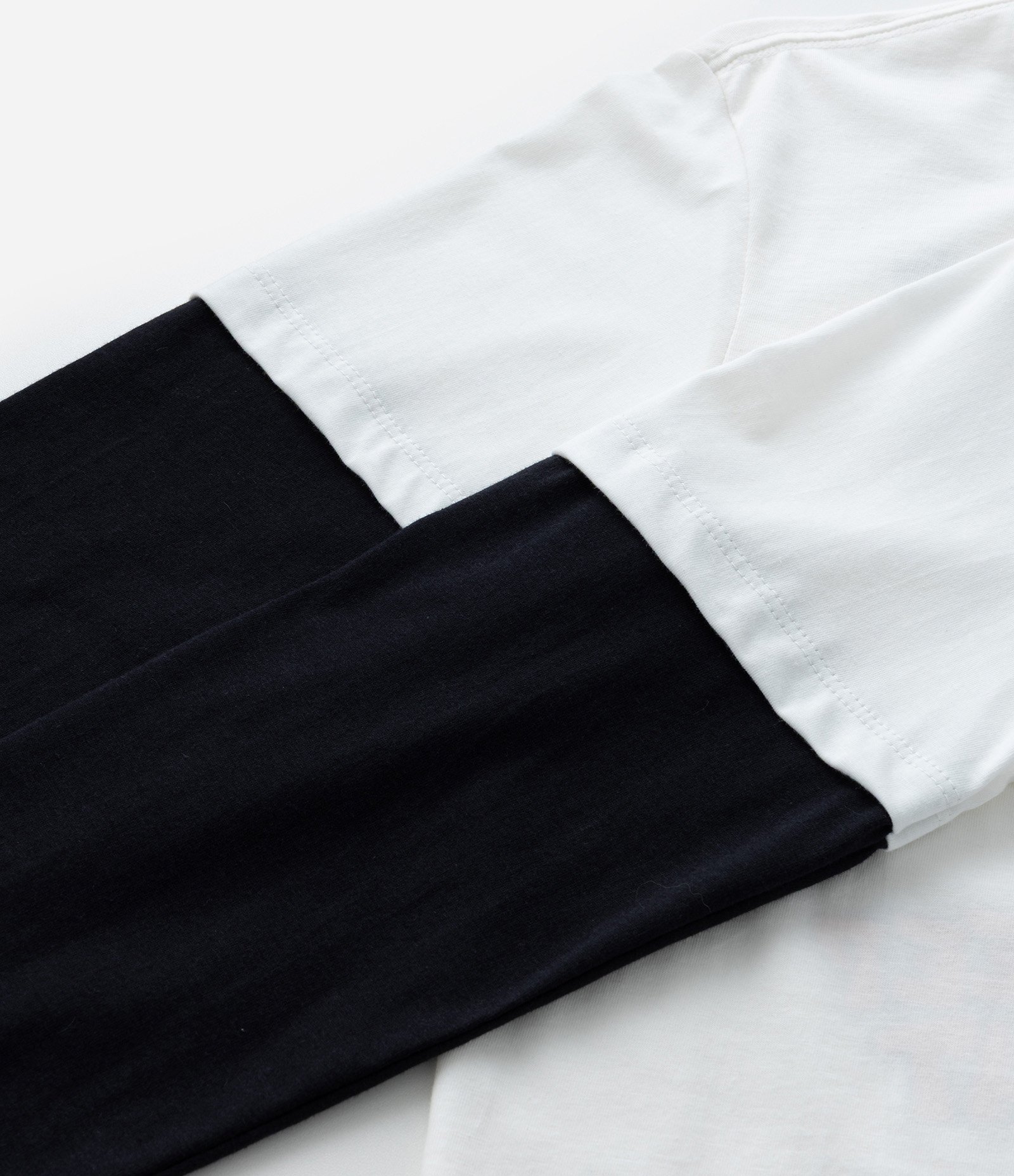 Camiseta Infantil com Estampa Frente e Costas Capivara - Tam 5 a 14 Anos Branco/Preto 4