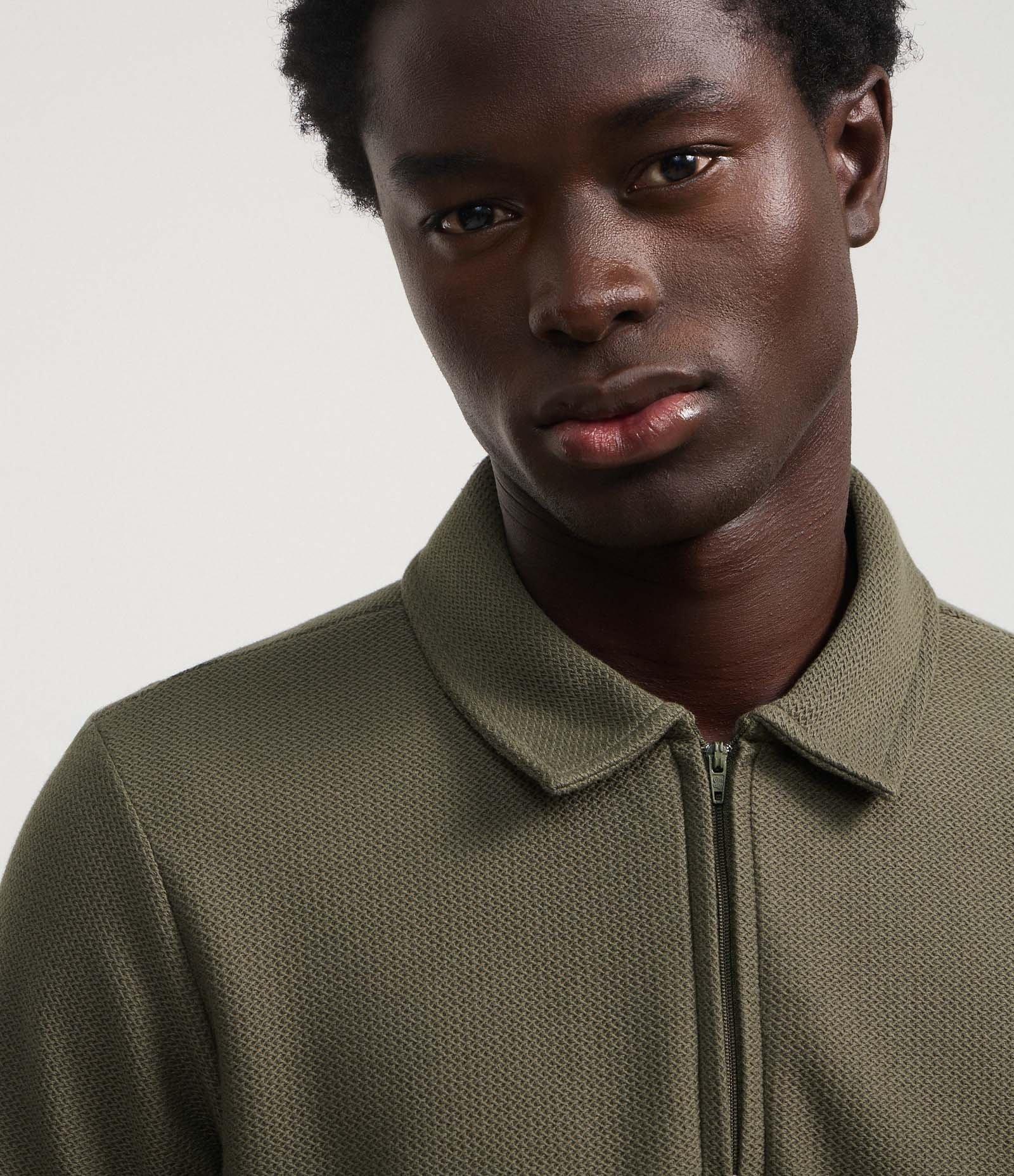 Camisa Polo Slim Texturizada com Zíper na Gola Verde 4