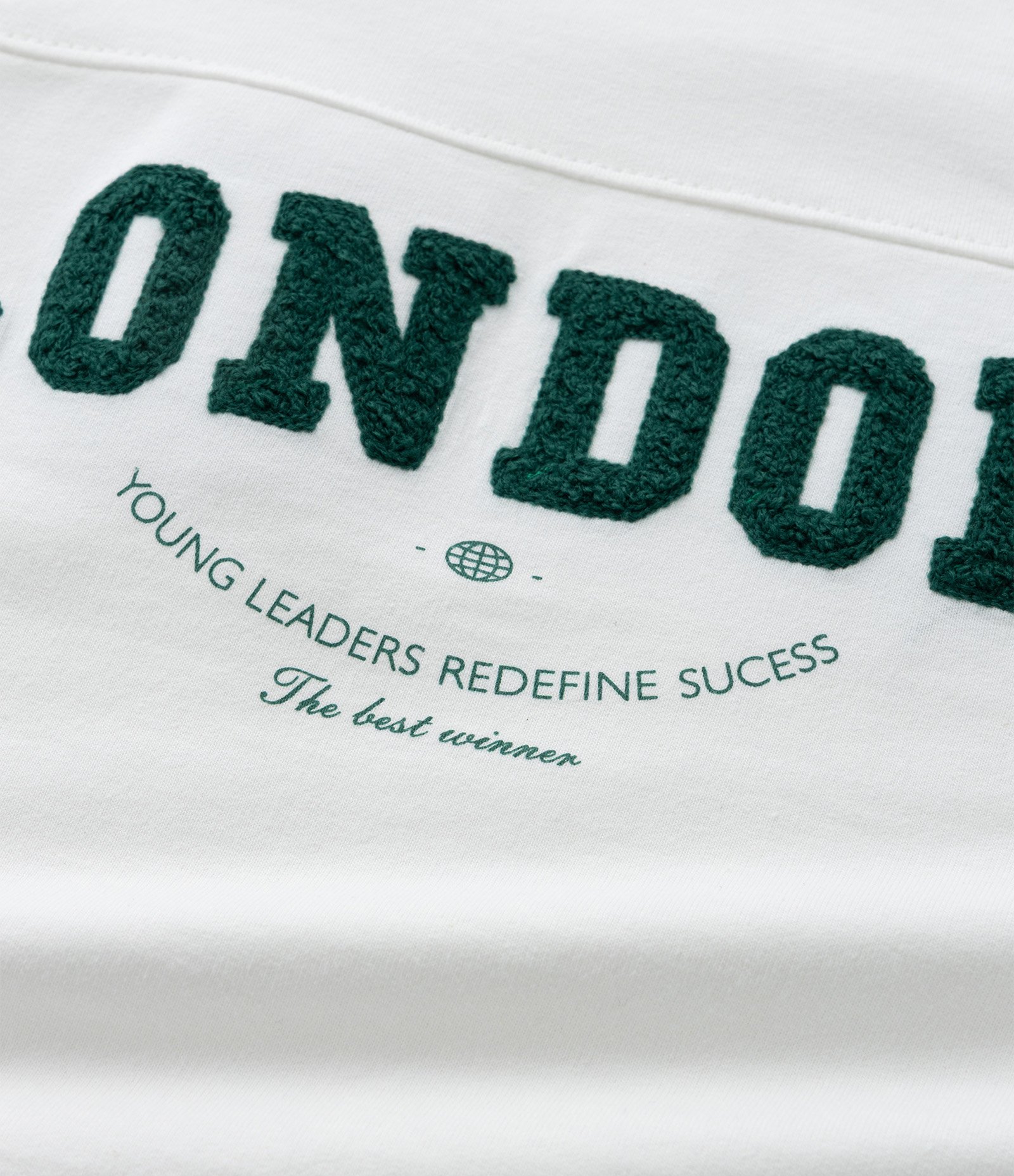 Camiseta Infantil em Chenile com Bordado Lettering - Tam 5 A 14 Anos Branco 6