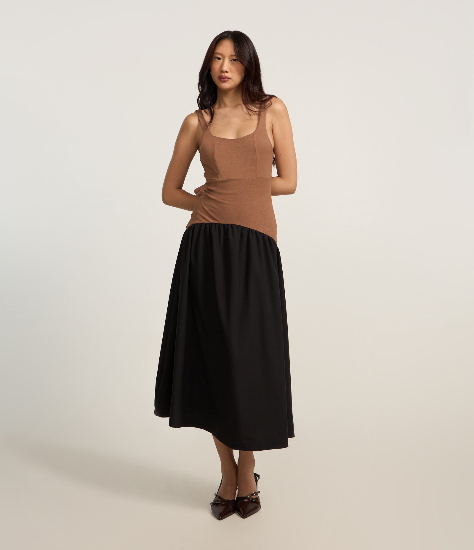 Vestido Midi em Ribana Bicolor com Recorte Marrom 2