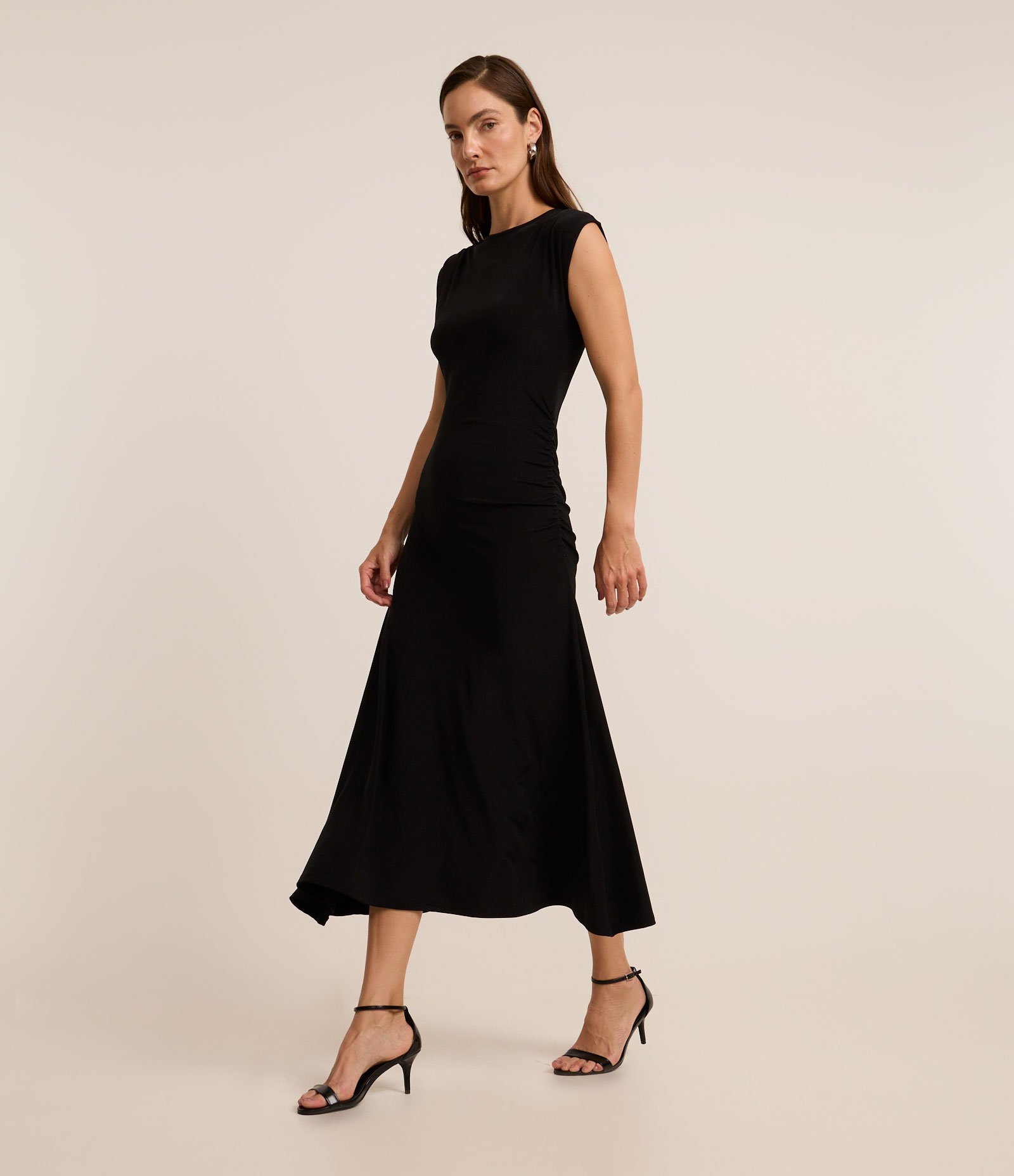Vestido Long Midi Canelado com Drapeados Laterais Preto 2