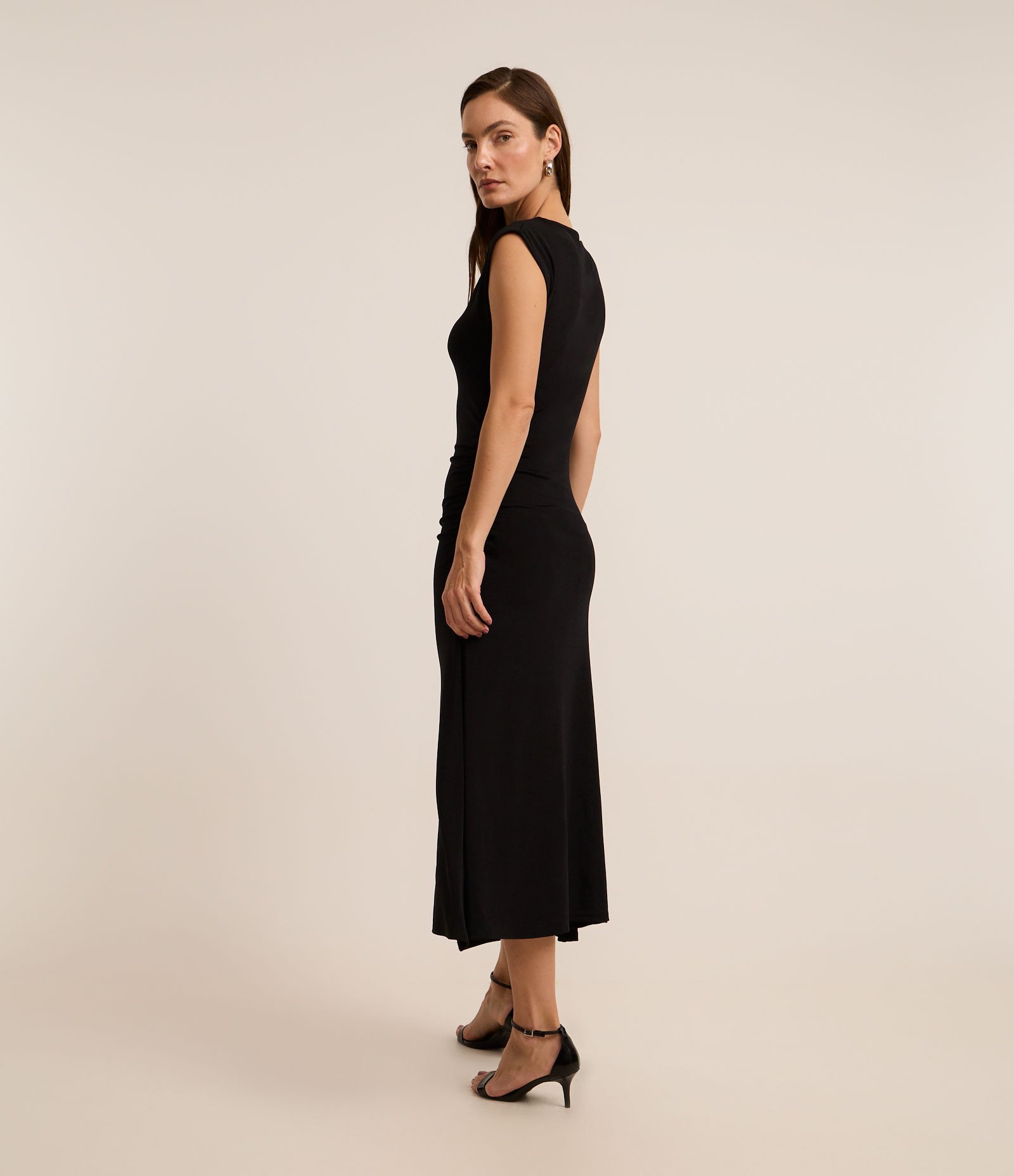 Vestido Long Midi Canelado com Drapeados Laterais Preto 3